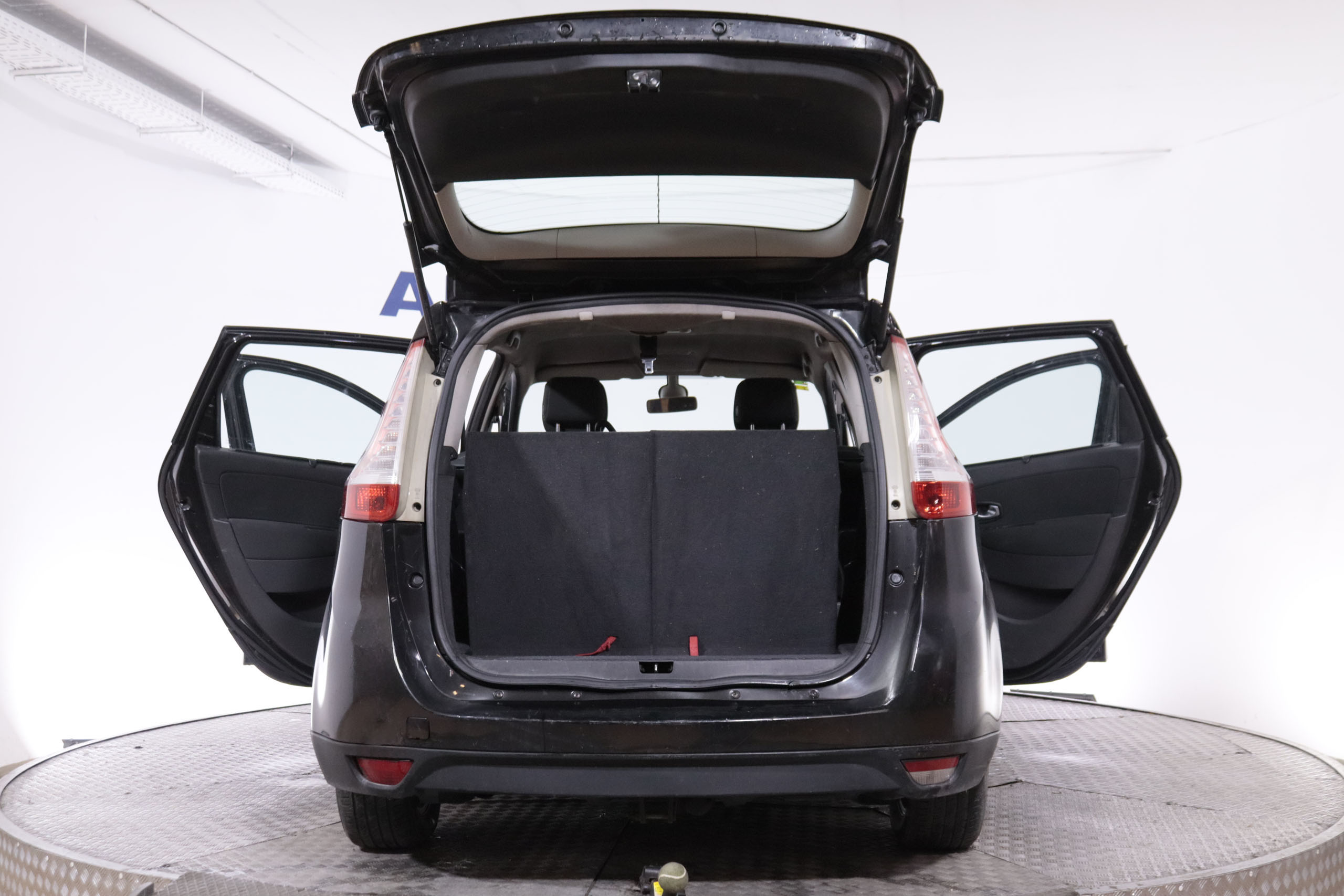 Renault Grand Scenic GRAND SCENIC 1.5 DCI 105CV 7 PLAZAS 5P foto 10