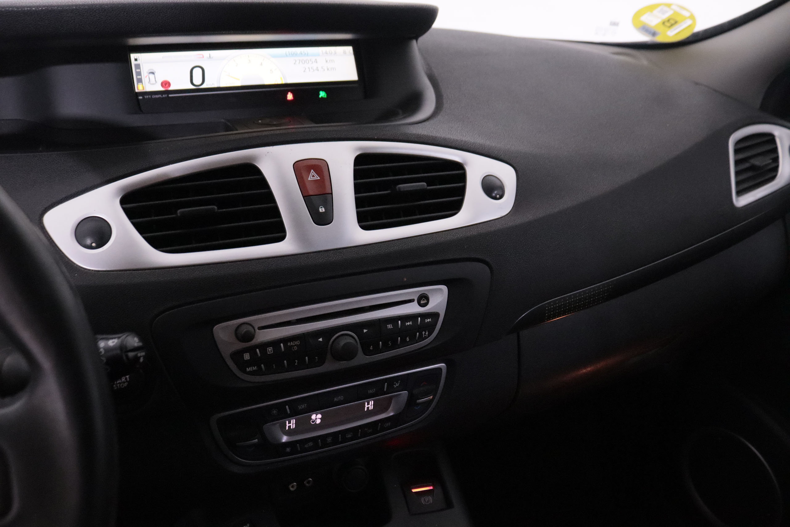 Renault Grand Scenic GRAND SCENIC 1.5 DCI 105CV 7 PLAZAS 5P foto 21