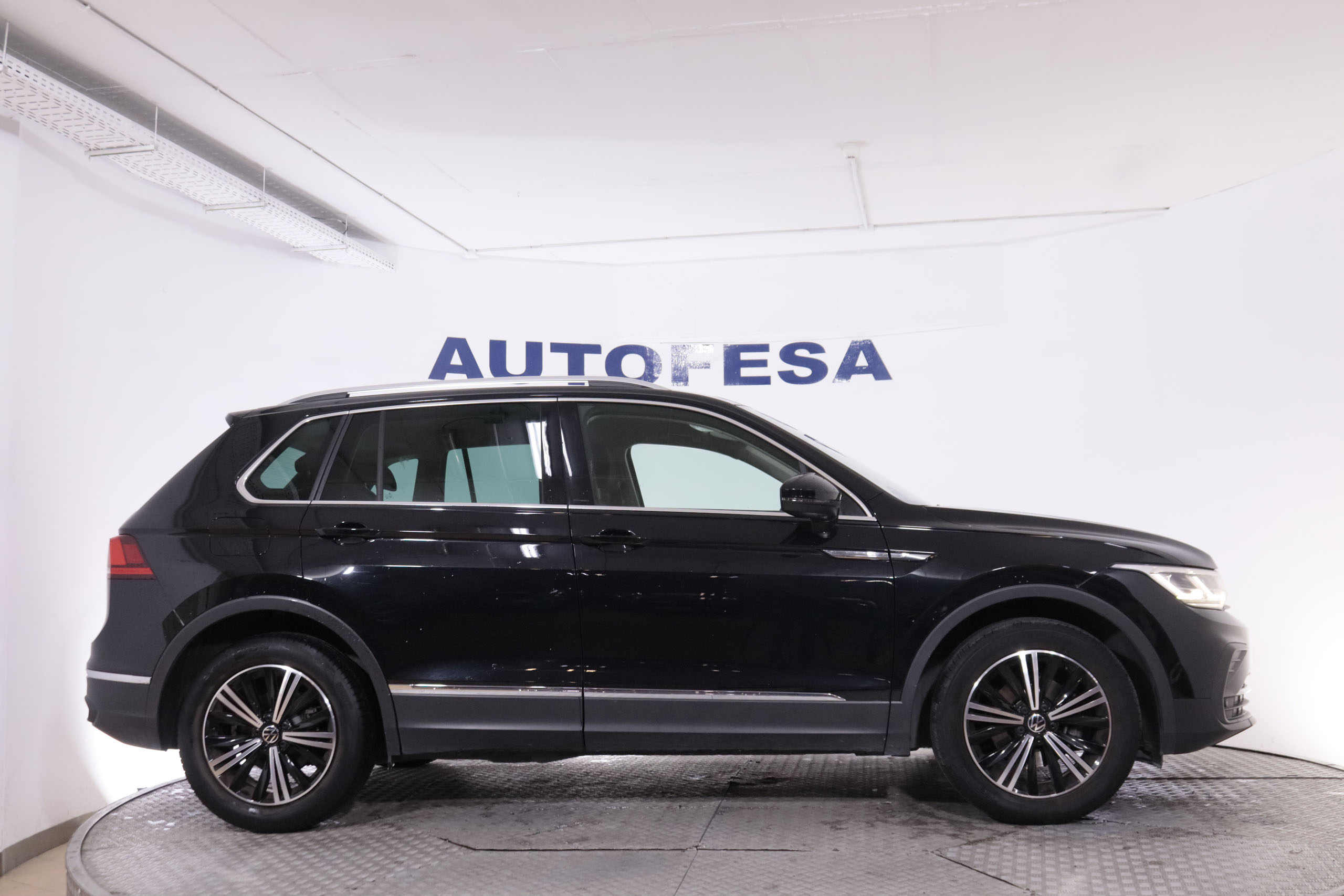 Volkswagen Tiguan 1.5 TSI LIFE 150CV 5P # IVA DEDUCIBLE, NAVY, PARKTRONIC foto 9