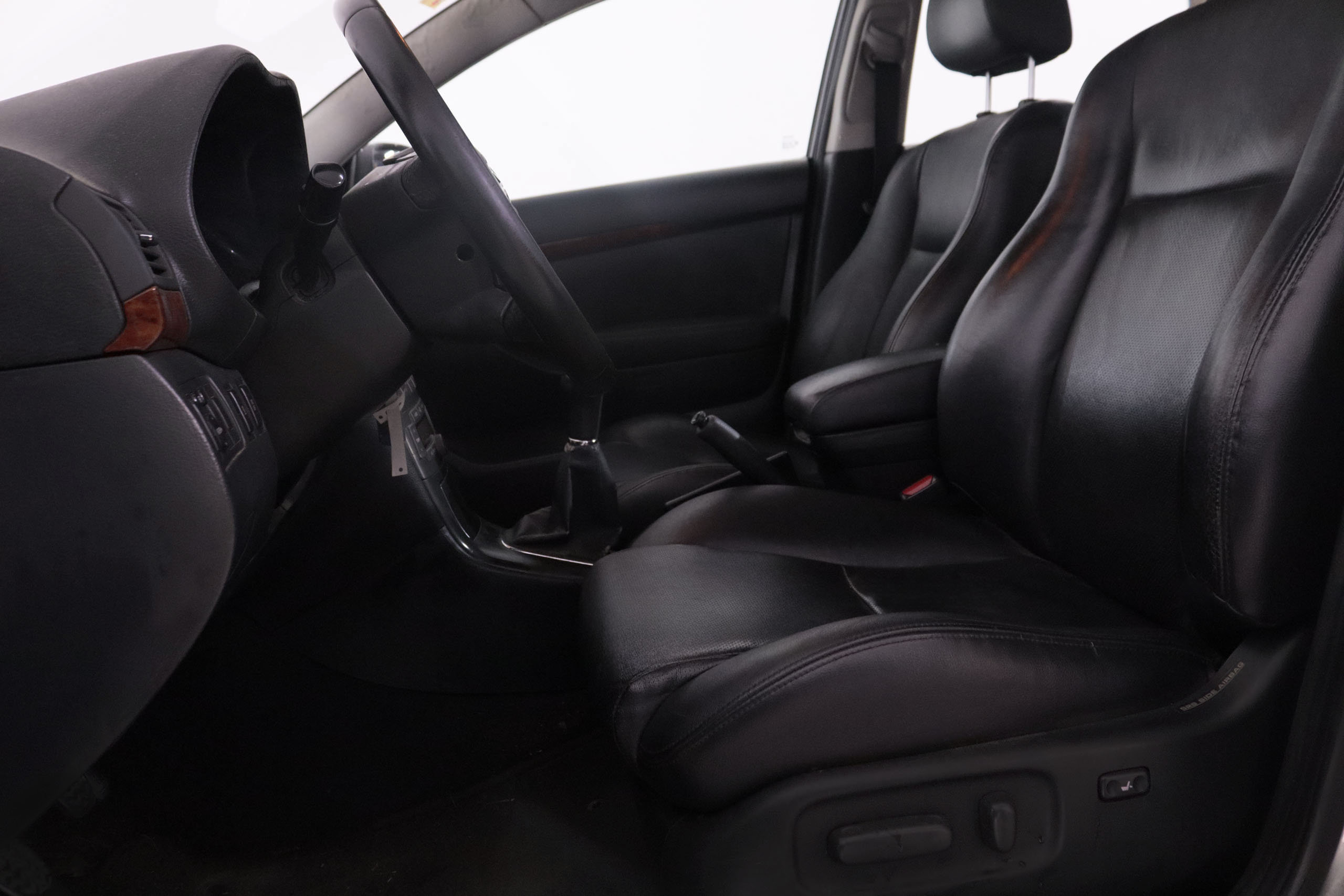 Toyota Avensis 2.0  D-4D 115CV 5P #CUERO foto 21