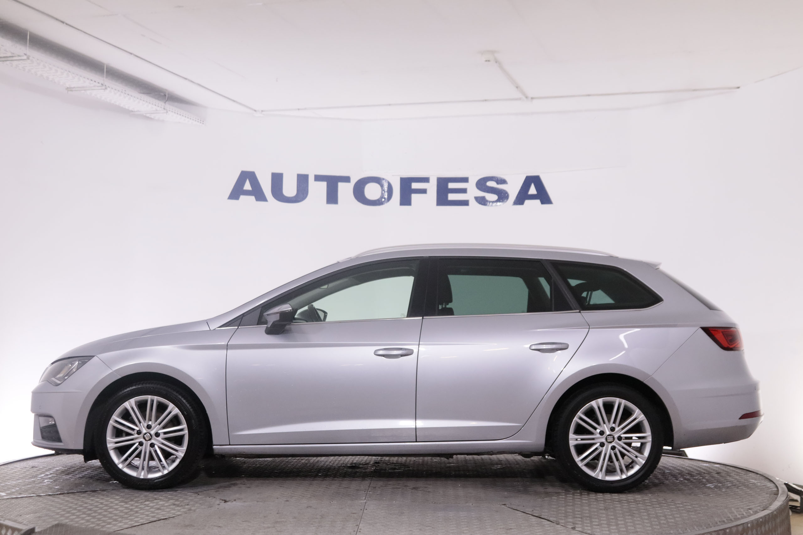 Seat Leon 1.5 TGI DSG ST XCELLENCE AUTO 130CV 5P # IVA DEDUCIBLE, PARKTRONIC foto 9