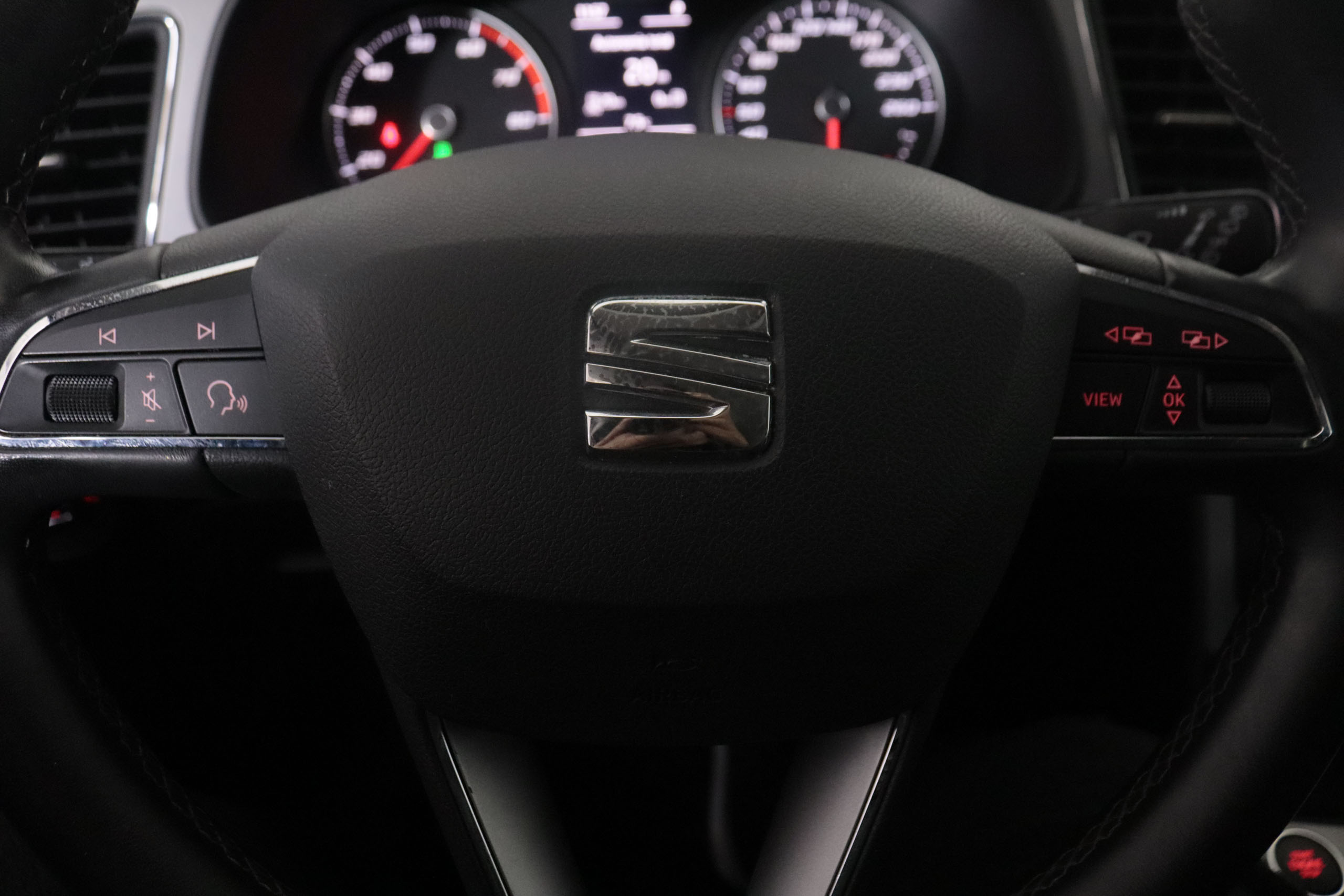 Seat Leon 1.5 TGI DSG ST XCELLENCE AUTO 130CV 5P # IVA DEDUCIBLE, PARKTRONIC foto 18