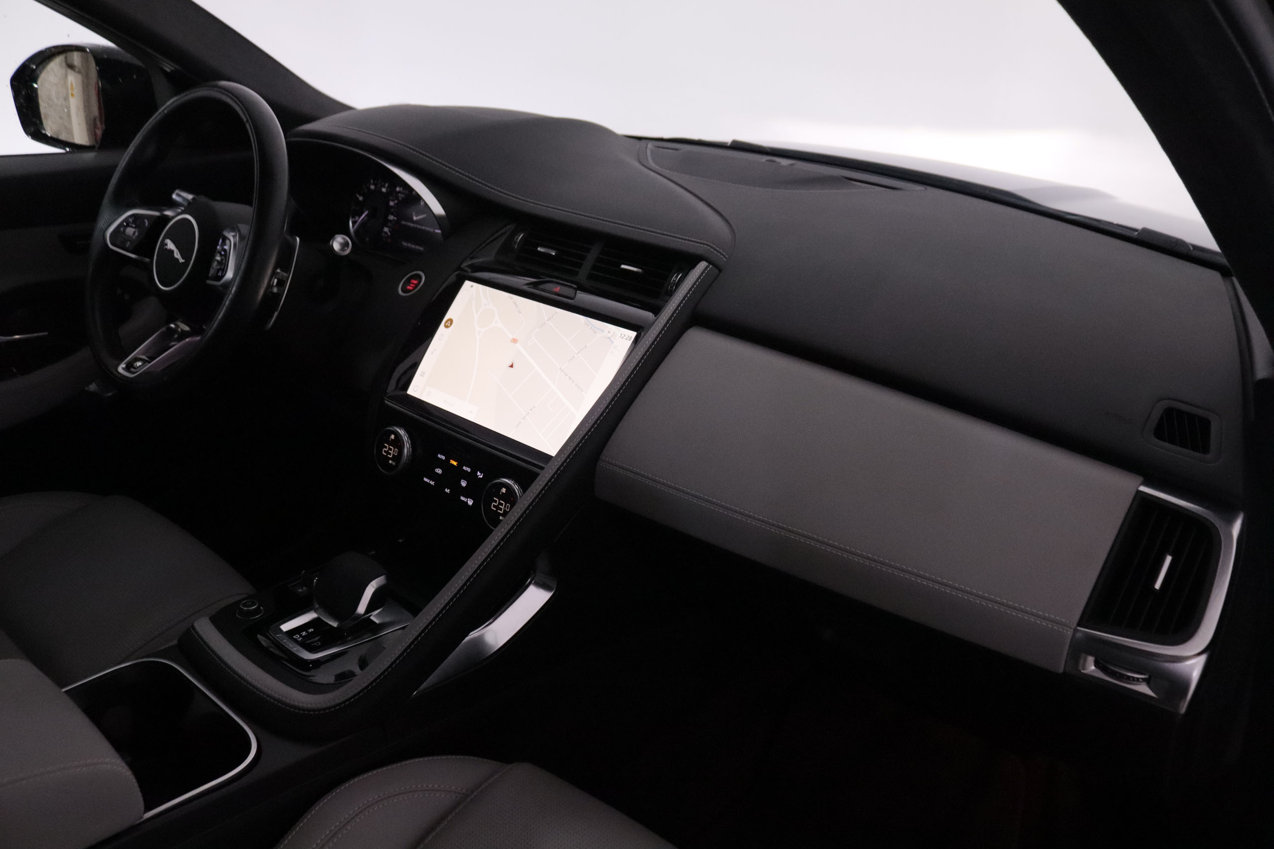 Jaguar E-pace 2.0D MEHV R-DYNAMIC 4WD AUTO 204CV 5P #IVA DEDUCIBLE, CUERO, NAVY, PARKTRONIC foto 15