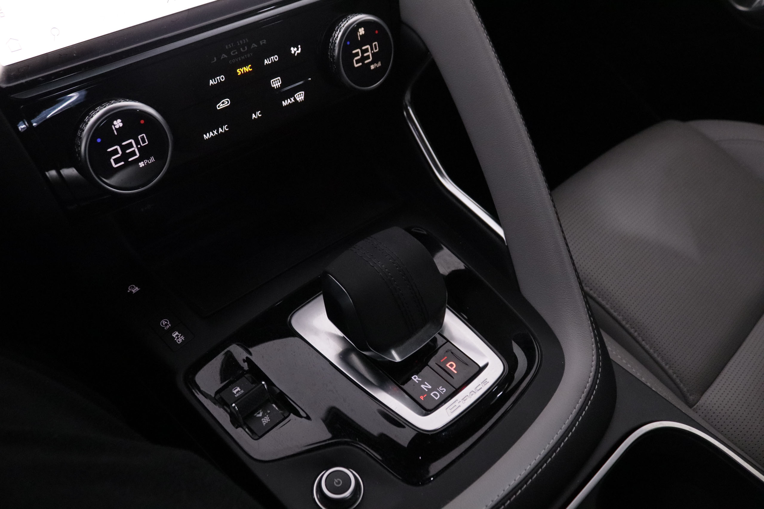 Jaguar E-pace 2.0D MEHV R-DYNAMIC 4WD AUTO 204CV 5P #IVA DEDUCIBLE, CUERO, NAVY, PARKTRONIC foto 22