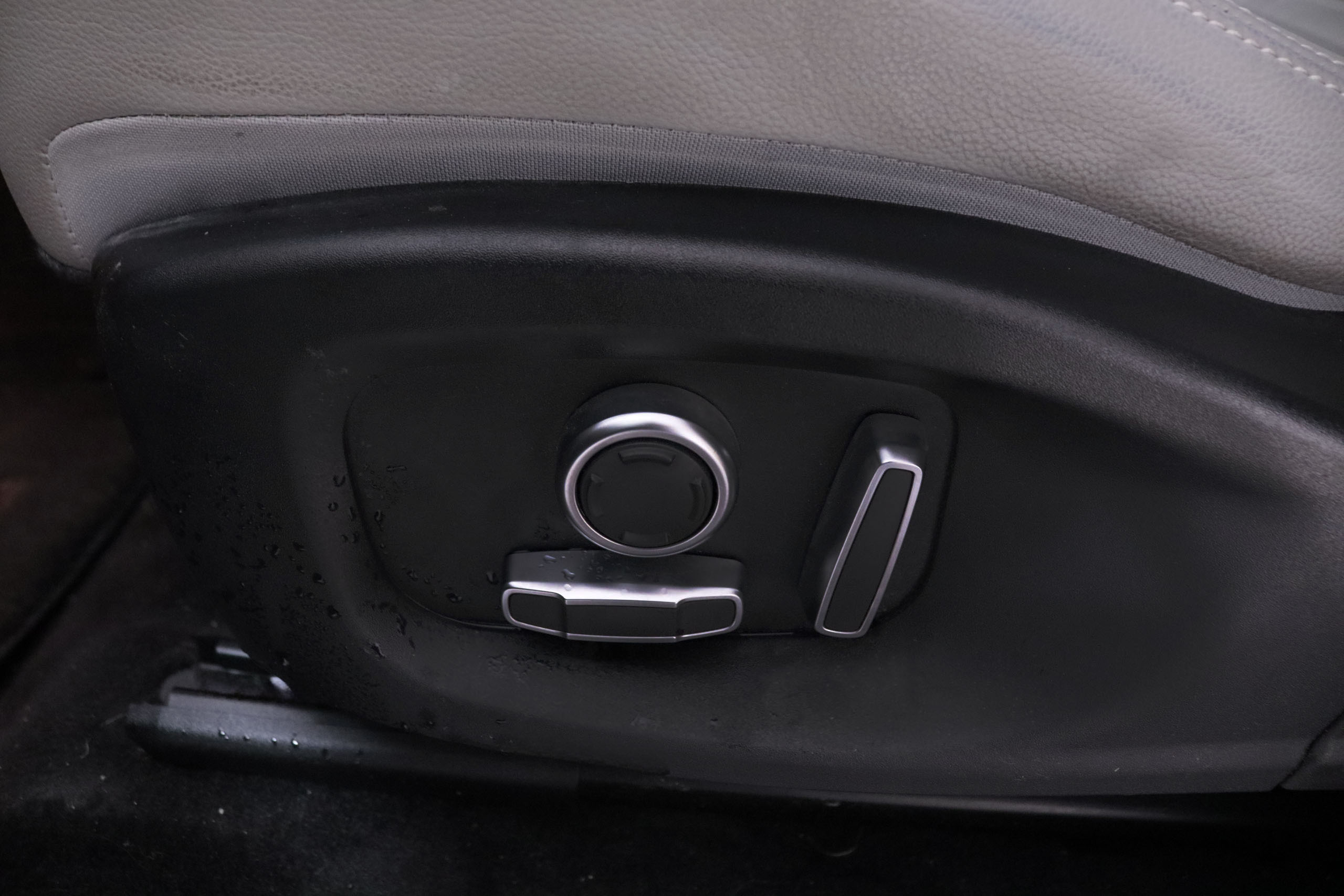 Jaguar E-pace 2.0D MEHV R-DYNAMIC 4WD AUTO 204CV 5P #IVA DEDUCIBLE, CUERO, NAVY, PARKTRONIC foto 24