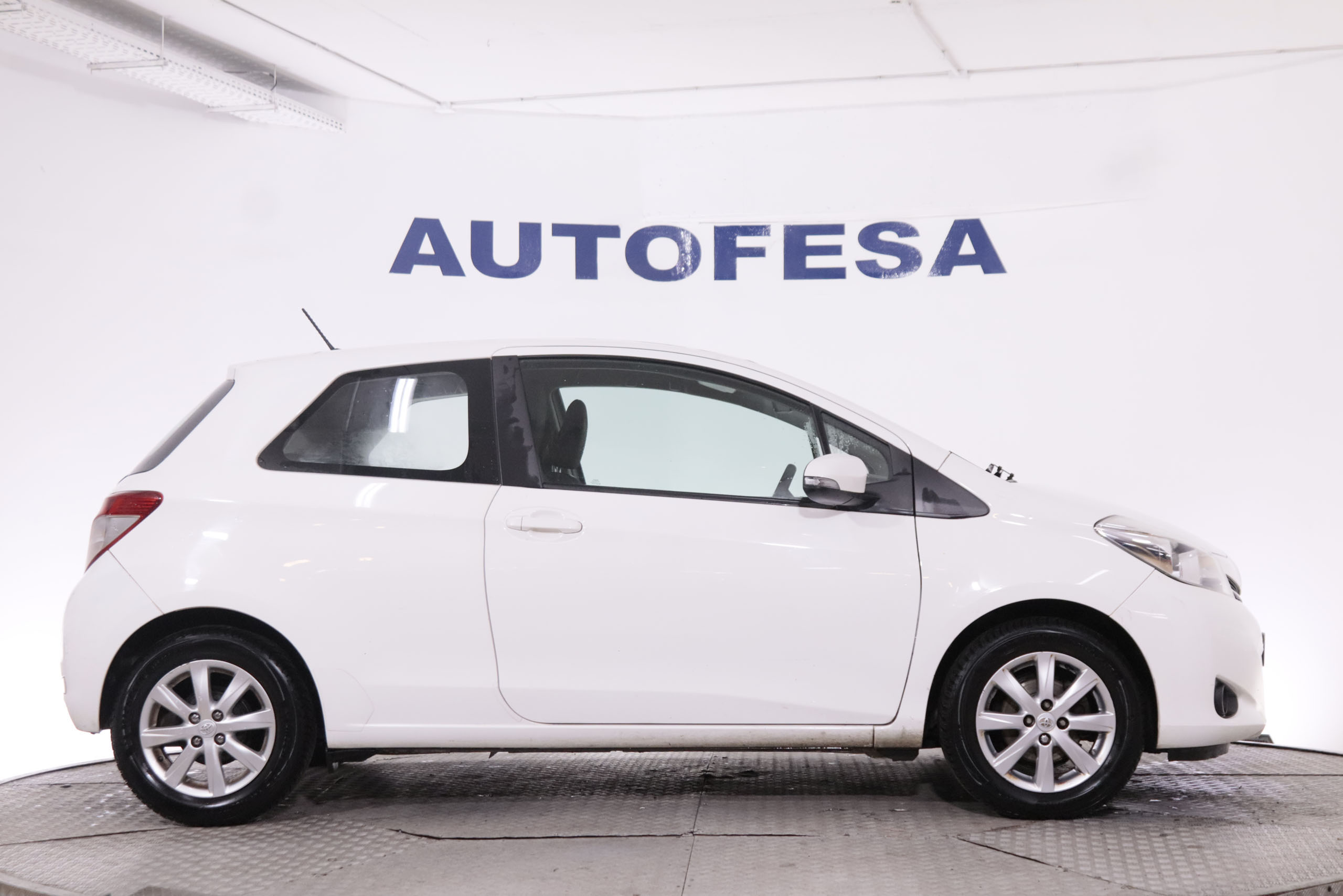 Toyota Yaris 1.0 VVTI 69CV 3P foto 9