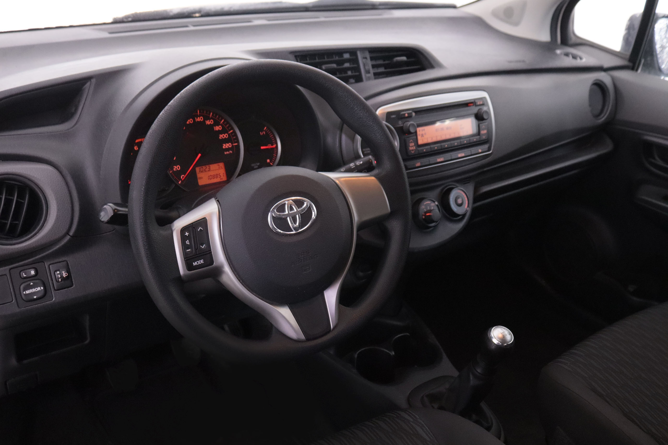 Toyota Yaris 1.0 VVTI 69CV 3P foto 14