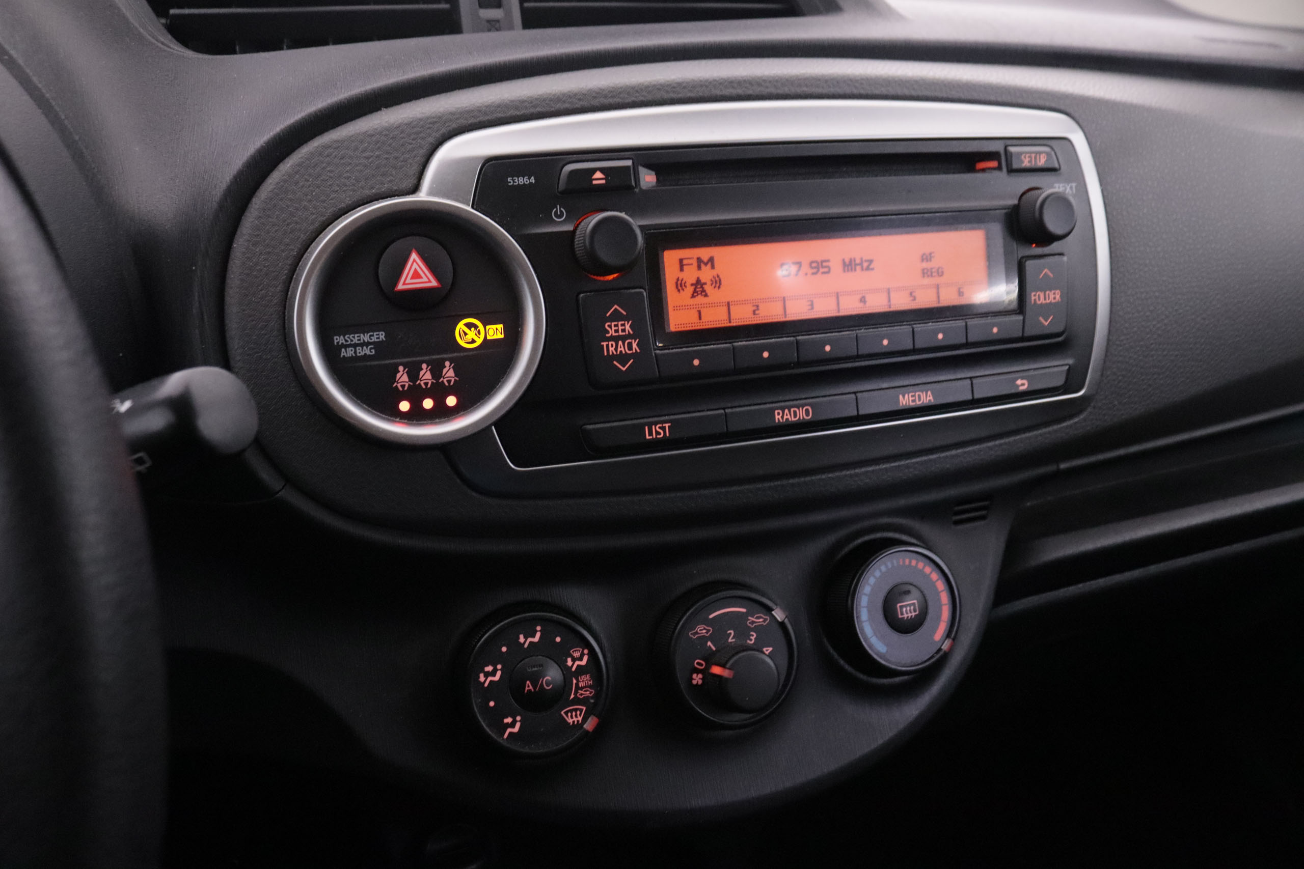 Toyota Yaris 1.0 VVTI 69CV 3P foto 19