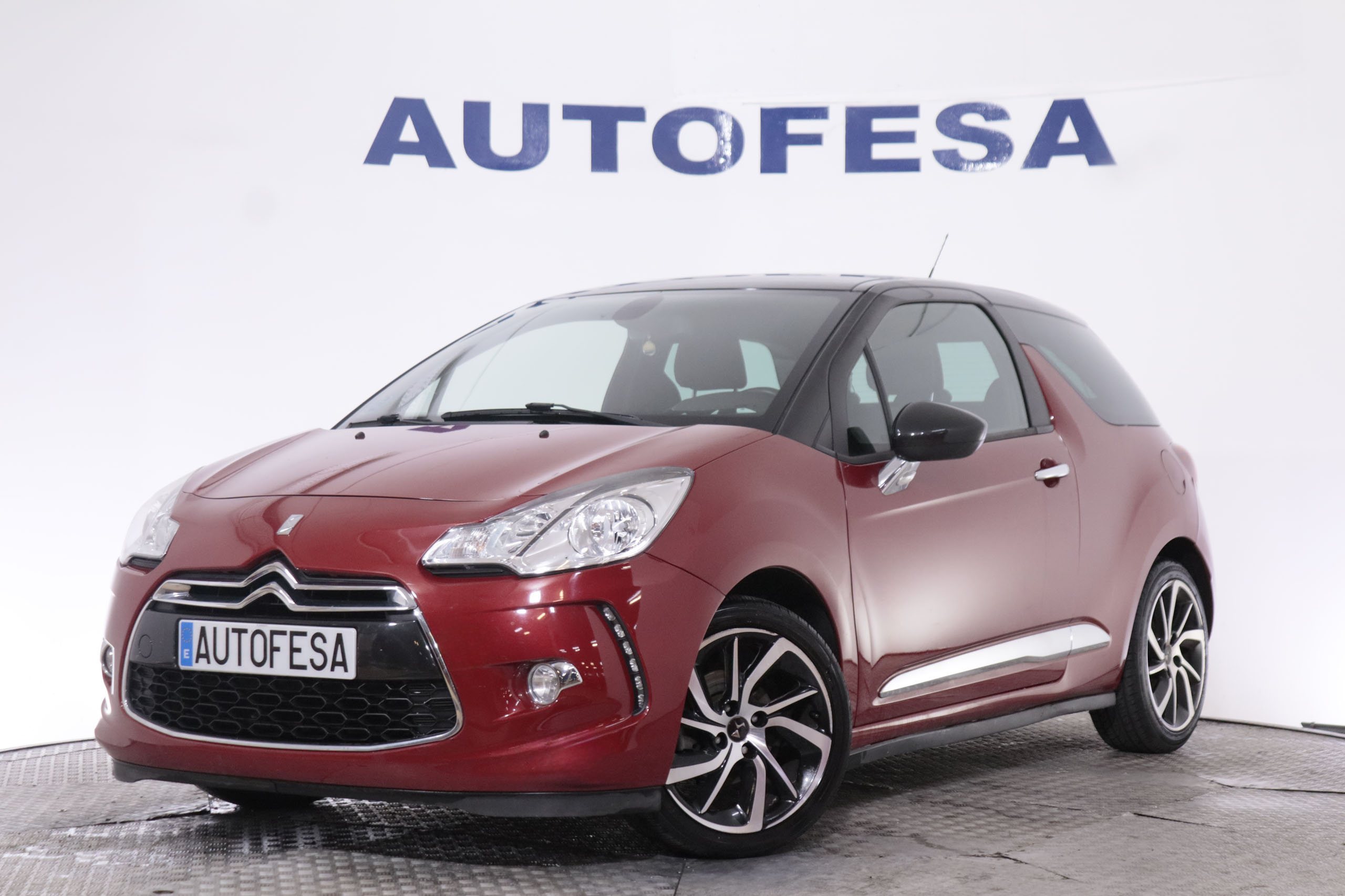DS DS 3 1.6 HDI STYLE 100CV 3P #NAVY, PARKTRONIC foto 1