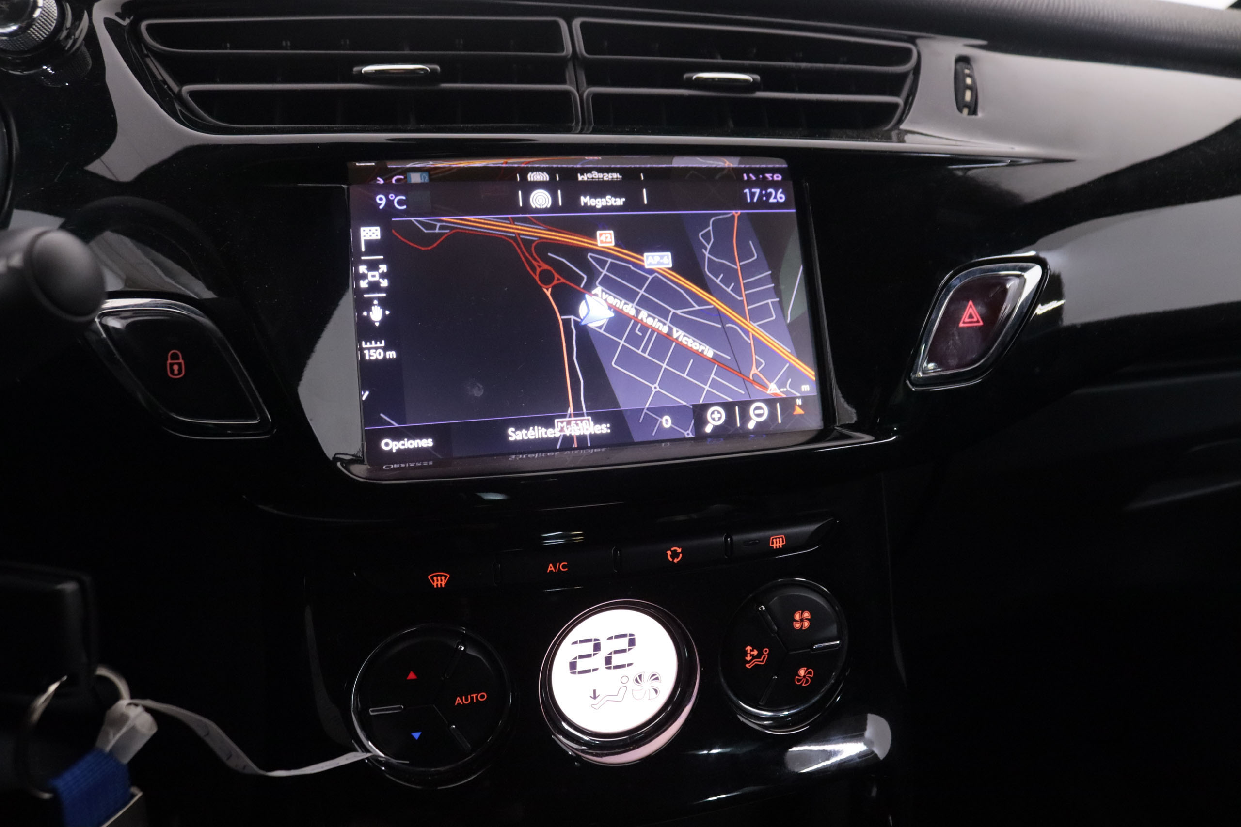 DS DS 3 1.6 HDI STYLE 100CV 3P #NAVY, PARKTRONIC foto 19