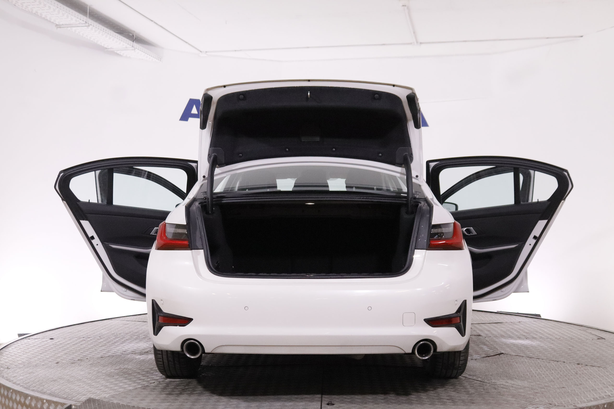 BMW 320 SERIE 3 320D AUTO 190CV 4P # IVA DEDUCIBLE, NAVY, PARKTRONIC foto 10