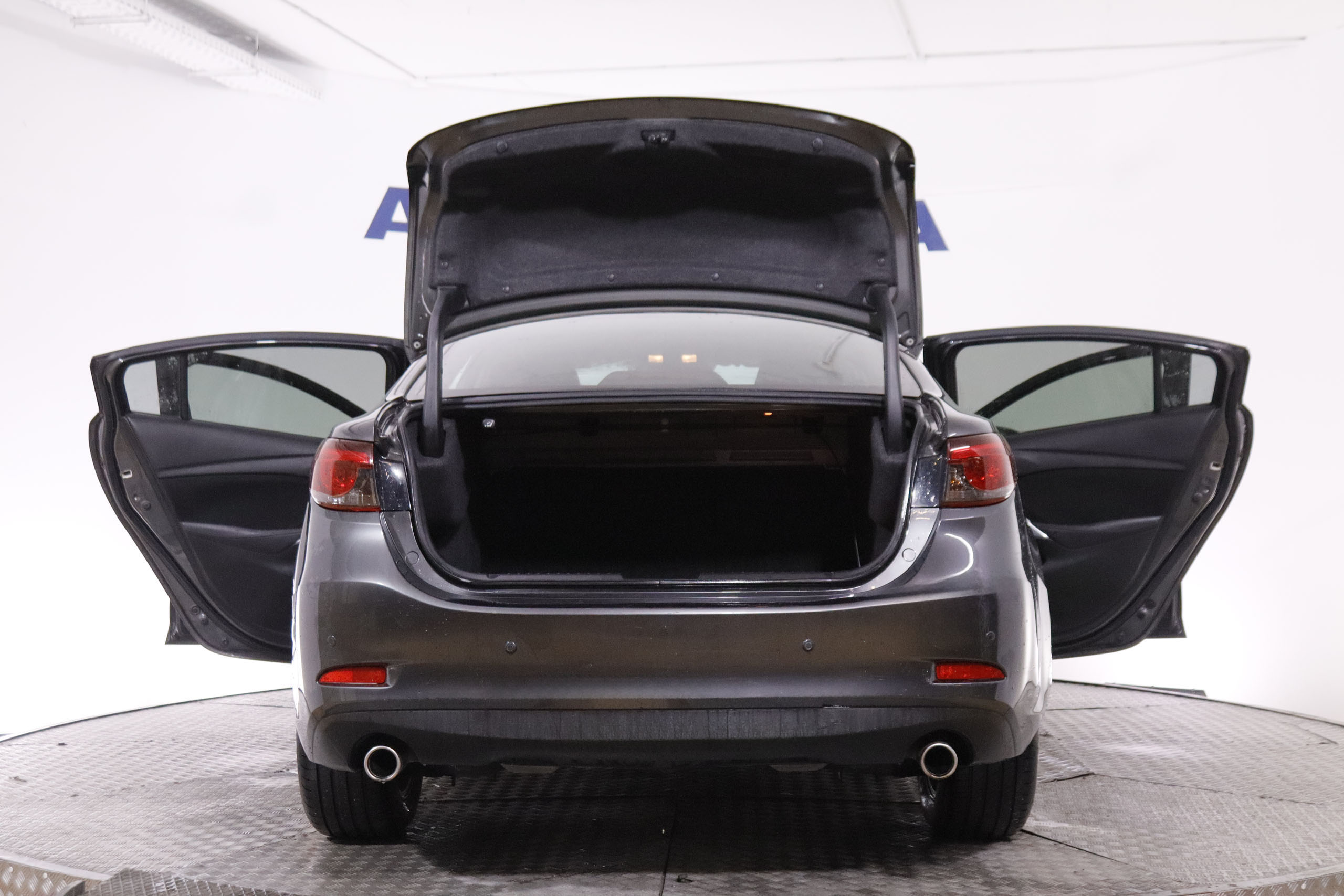 Mazda 6 2.2 D STYLE 150CV 4P # NAVY, PARKTRONIC foto 10