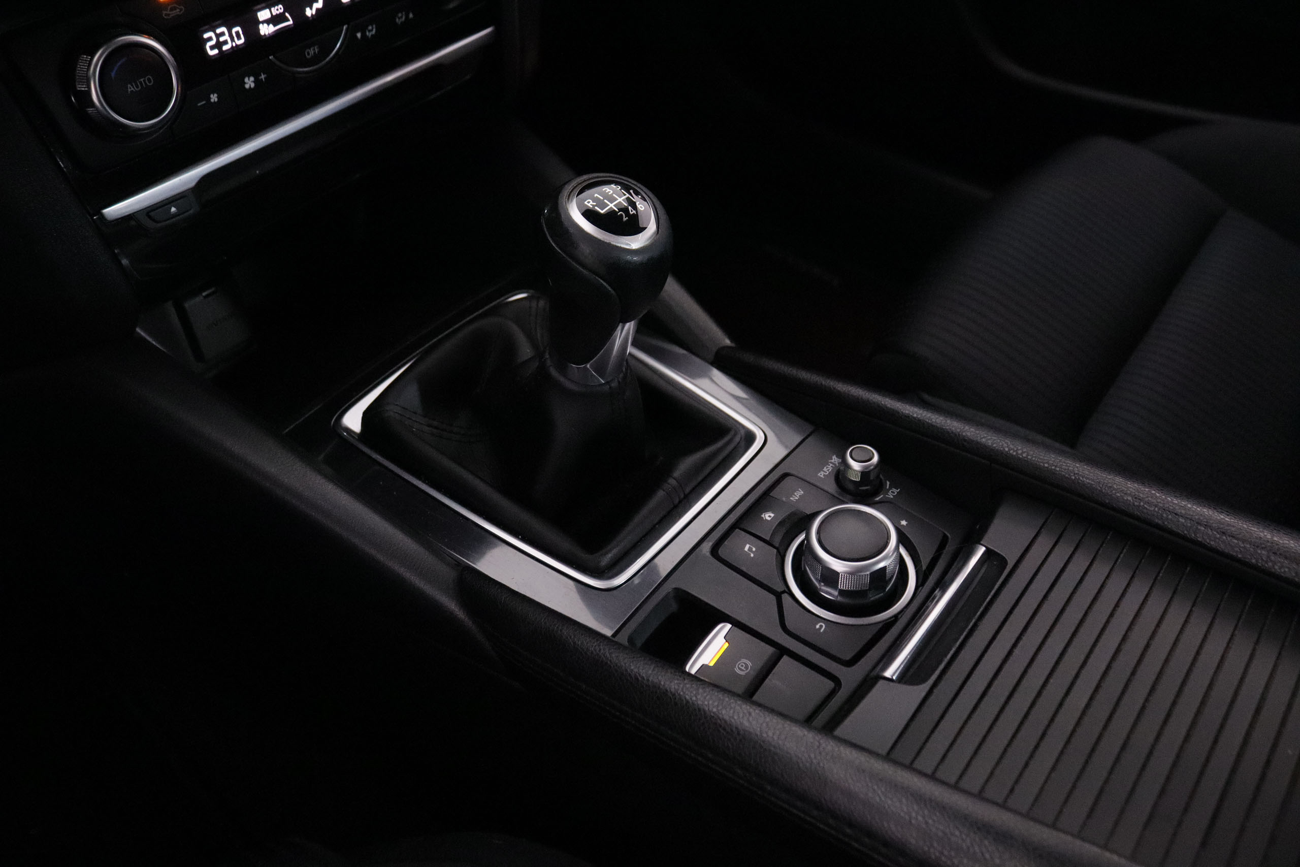 Mazda 6 2.2 D STYLE 150CV 4P # NAVY, PARKTRONIC foto 20