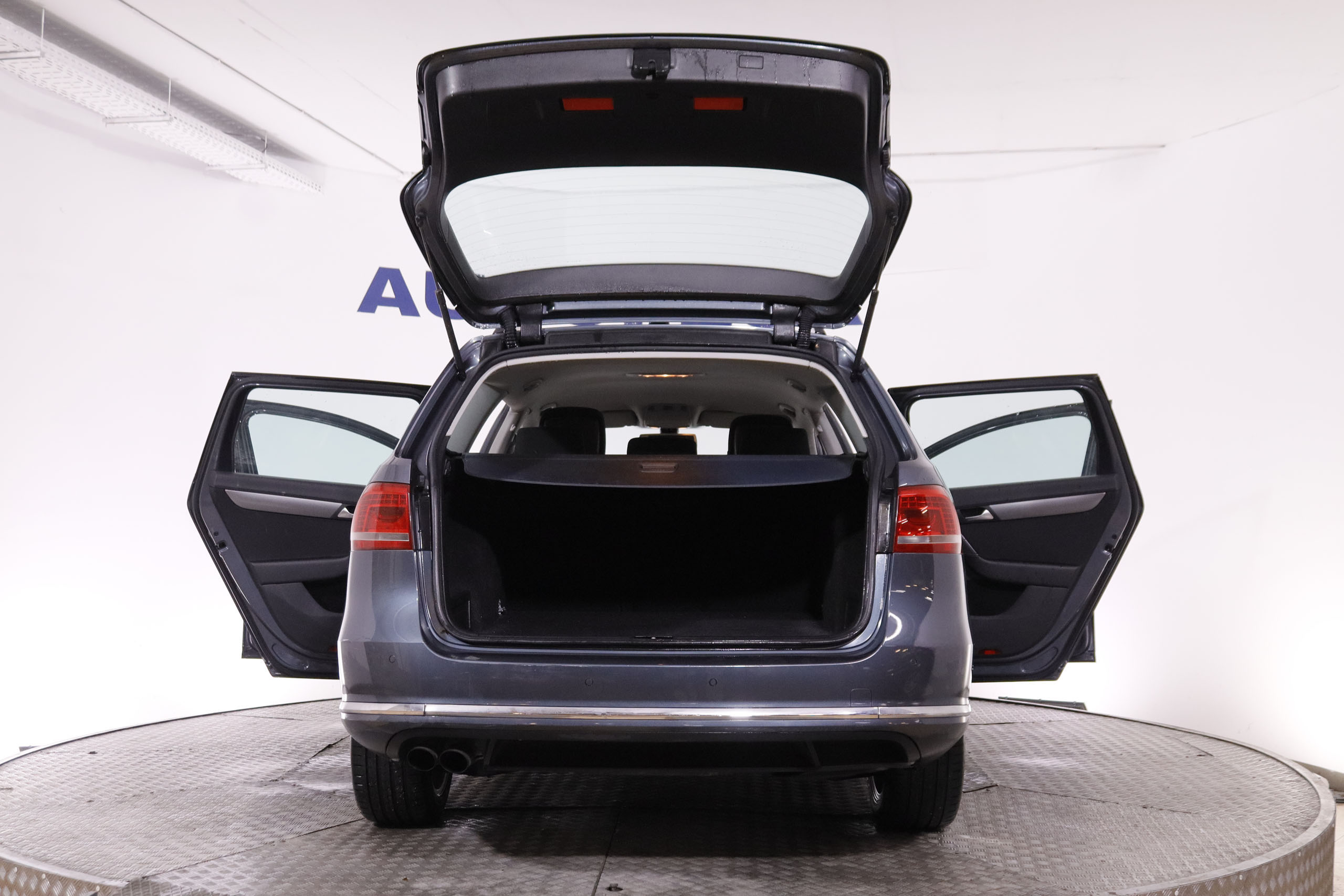 Volkswagen Passat 2.0 TDI VARIANT HIGHLINE 140CV 5P #NAVY, PARKTRONIC foto 10