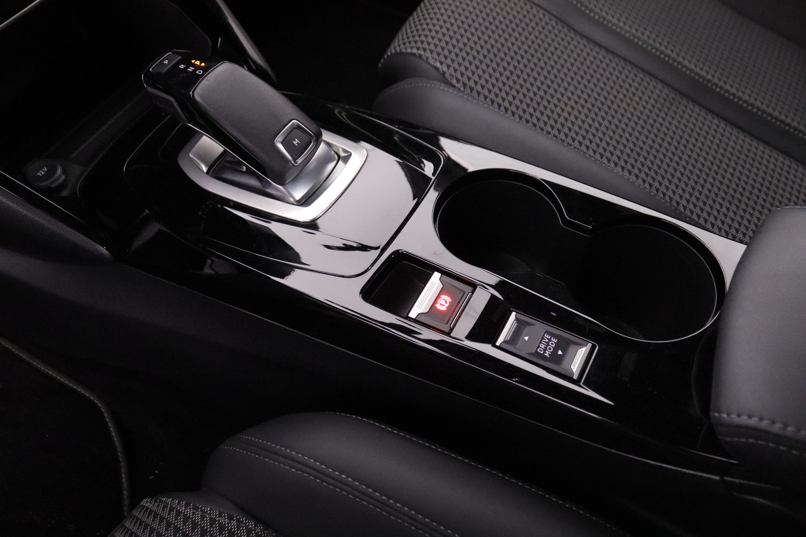 Peugeot 2008 1.2 PURETECH GT AUTO 130CV 5P foto 25