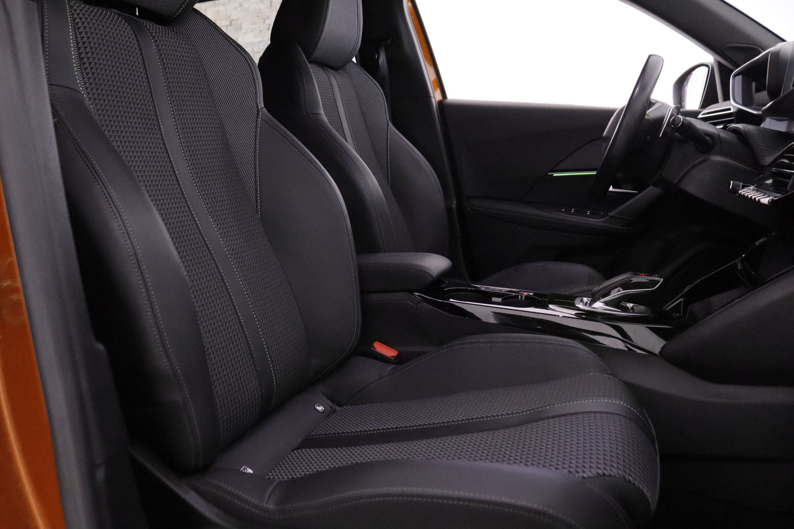 Peugeot 2008 1.2 PURETECH GT AUTO 130CV 5P foto 27