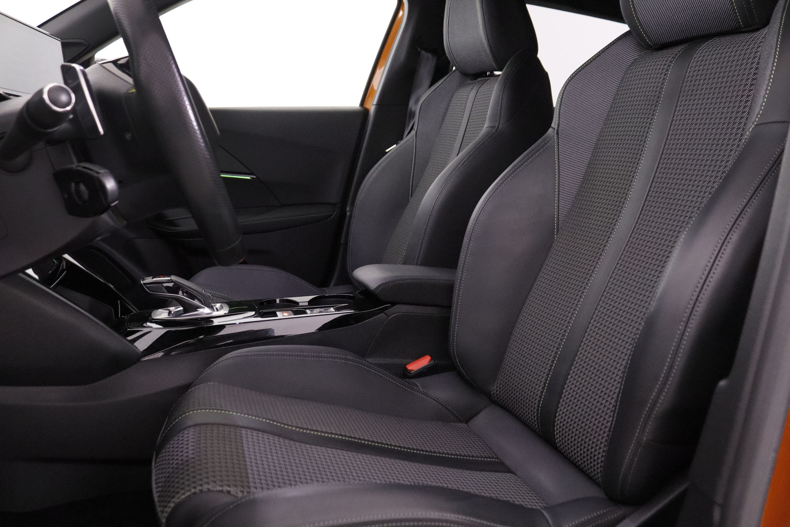 Peugeot 2008 1.2 PURETECH GT AUTO 130CV 5P foto 26