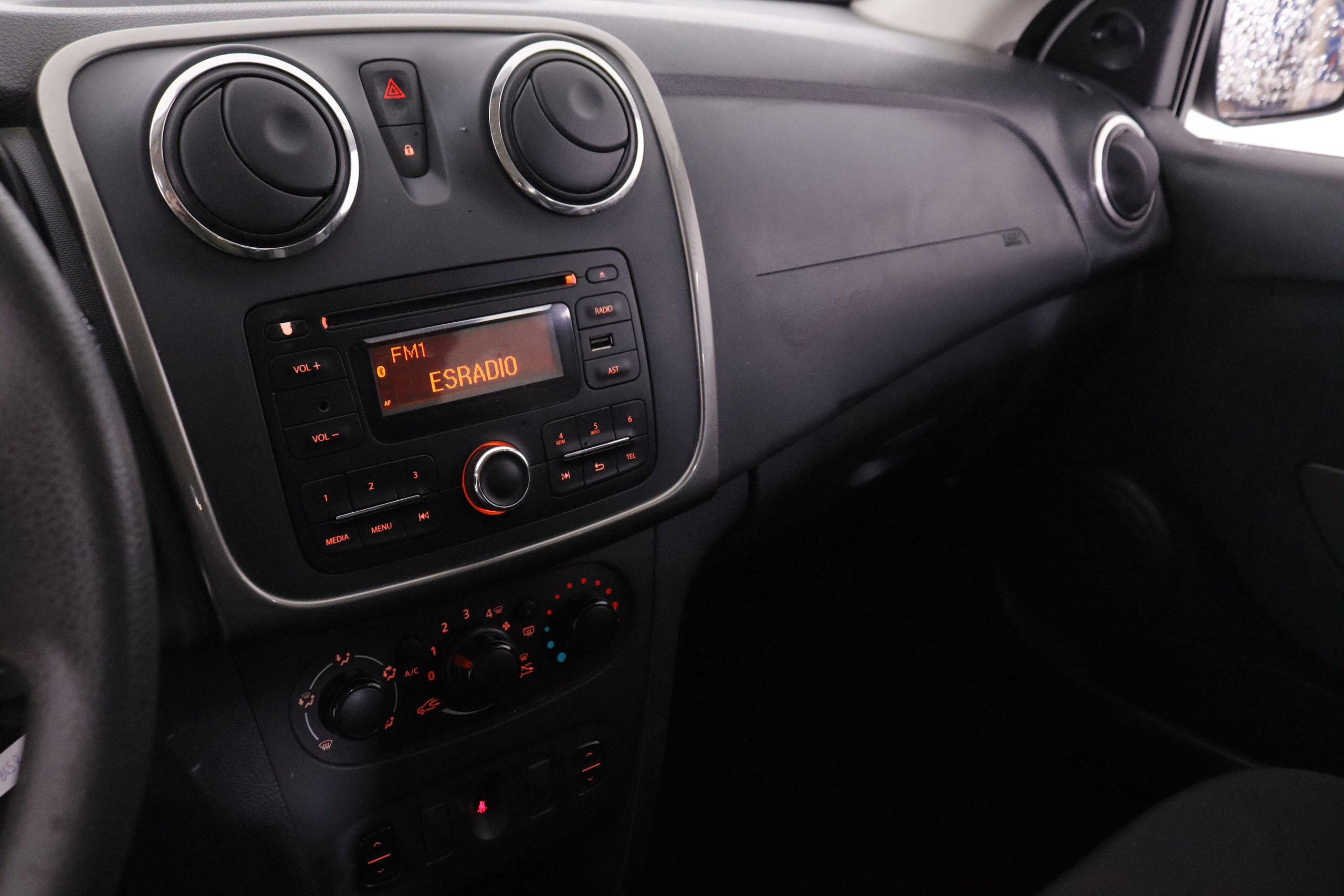 Dacia SANDERO 900 TCE STEPWAY 90CV 5P # IVA DEDUCIBLE 900 TCE STEPWAY 90CV 5P # IVA DEDUCIBLE foto 18