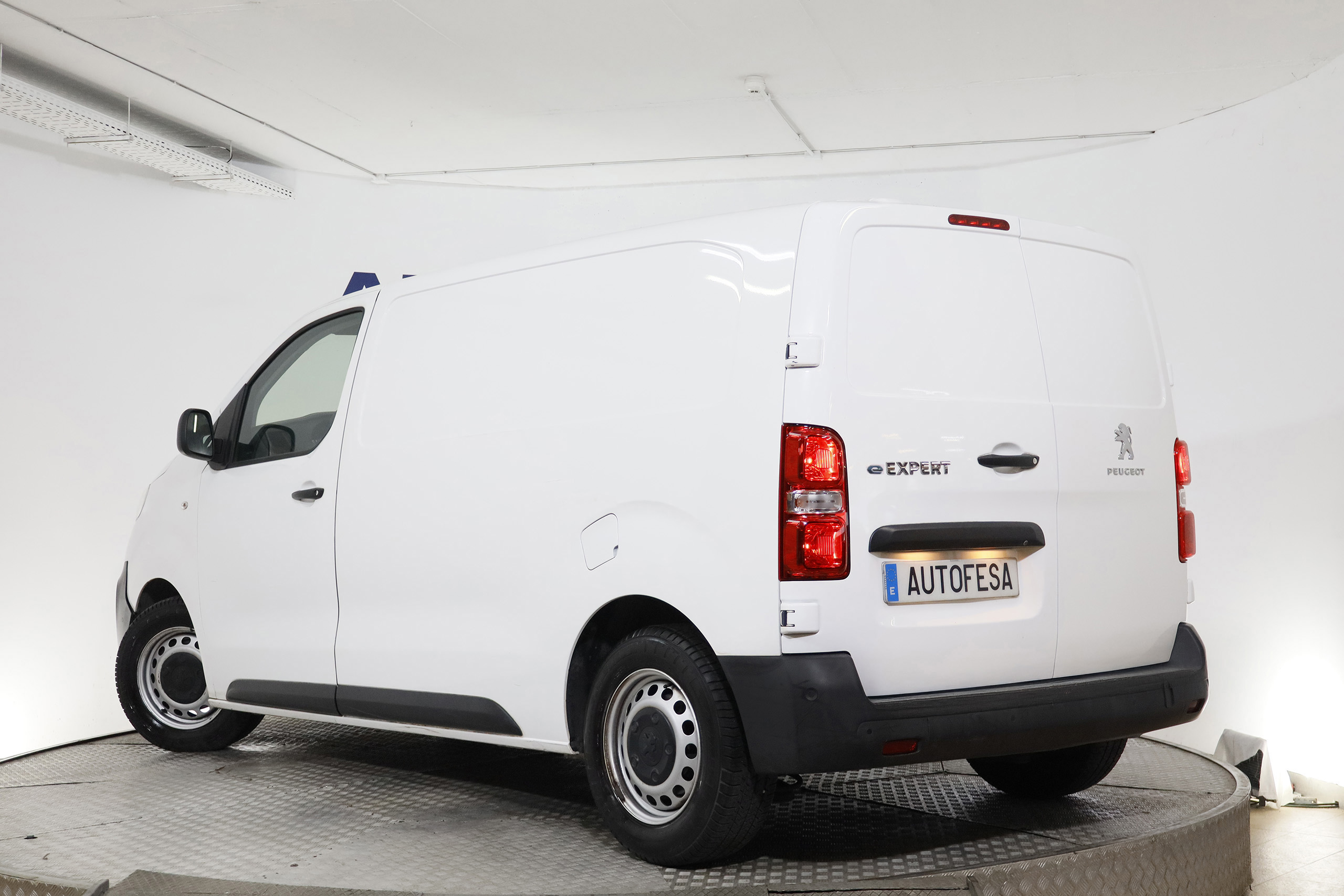 Peugeot E-Expert E-EXPERT LARGA ELECTRICA 75KWH AUTO 136CV 4P # IVA DEDUCIBLE foto 6