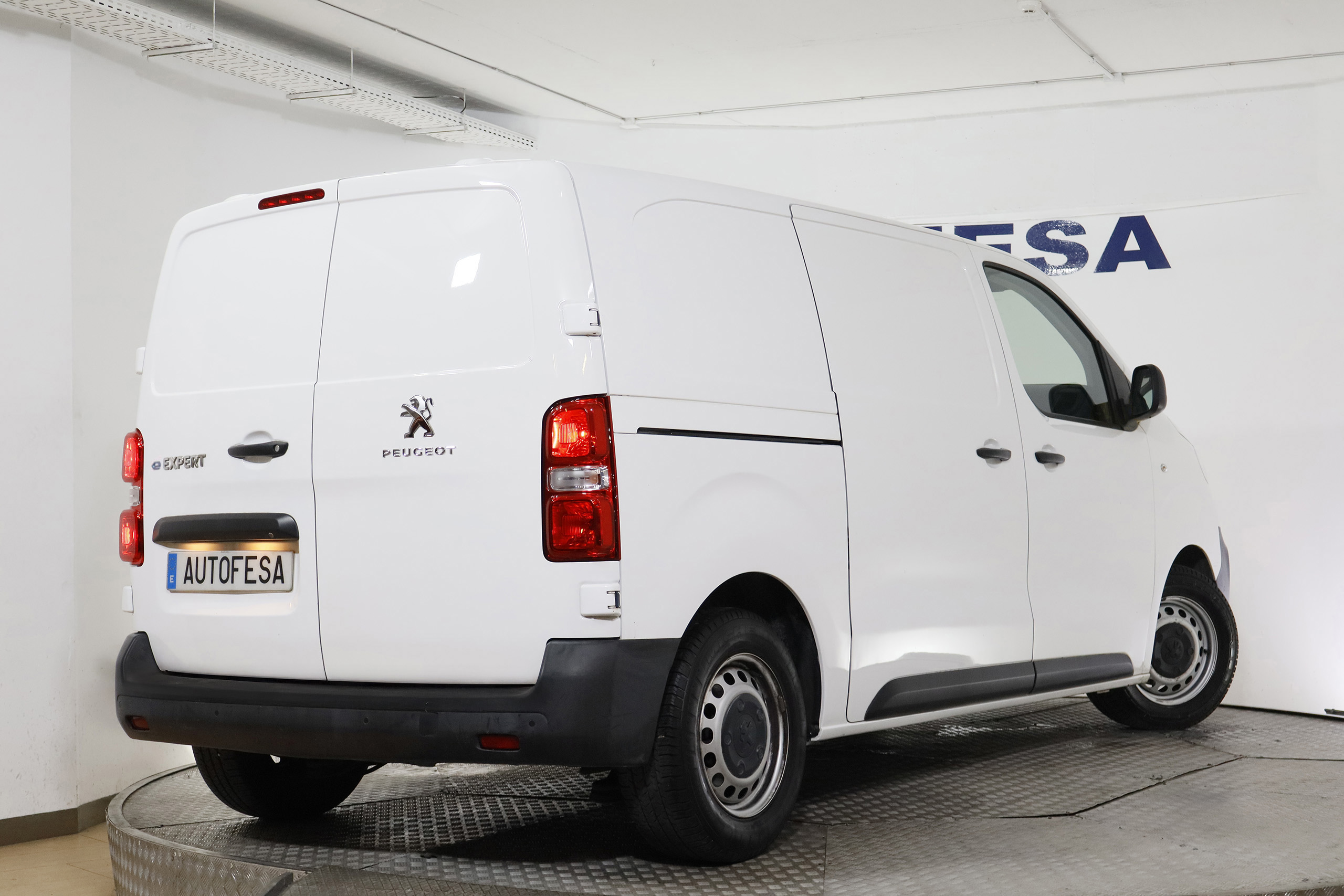 Peugeot E-Expert E-EXPERT LARGA ELECTRICA 75KWH AUTO 136CV 4P # IVA DEDUCIBLE foto 9