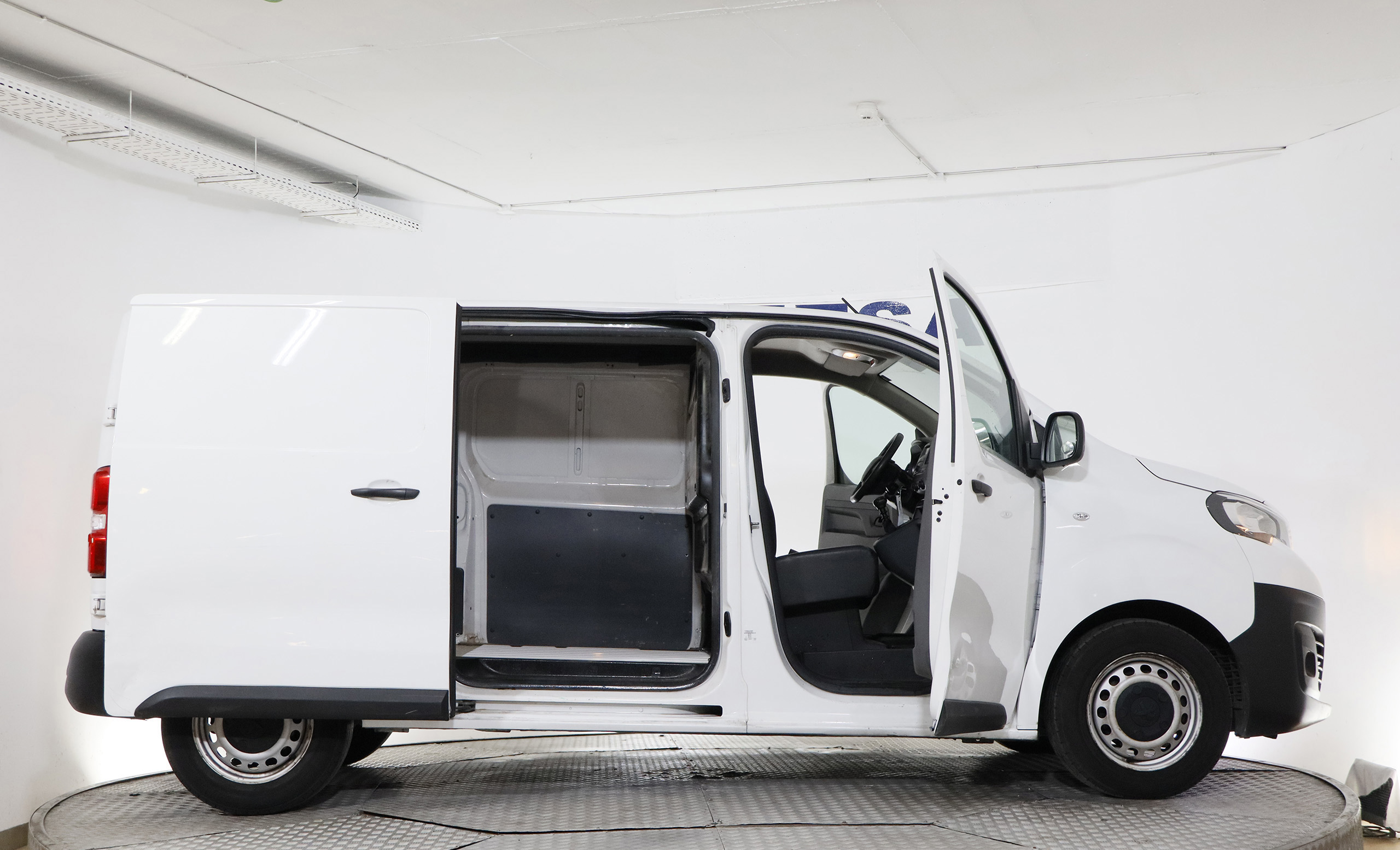 Peugeot E-Expert E-EXPERT LARGA ELECTRICA 75KWH AUTO 136CV 4P # IVA DEDUCIBLE foto 11