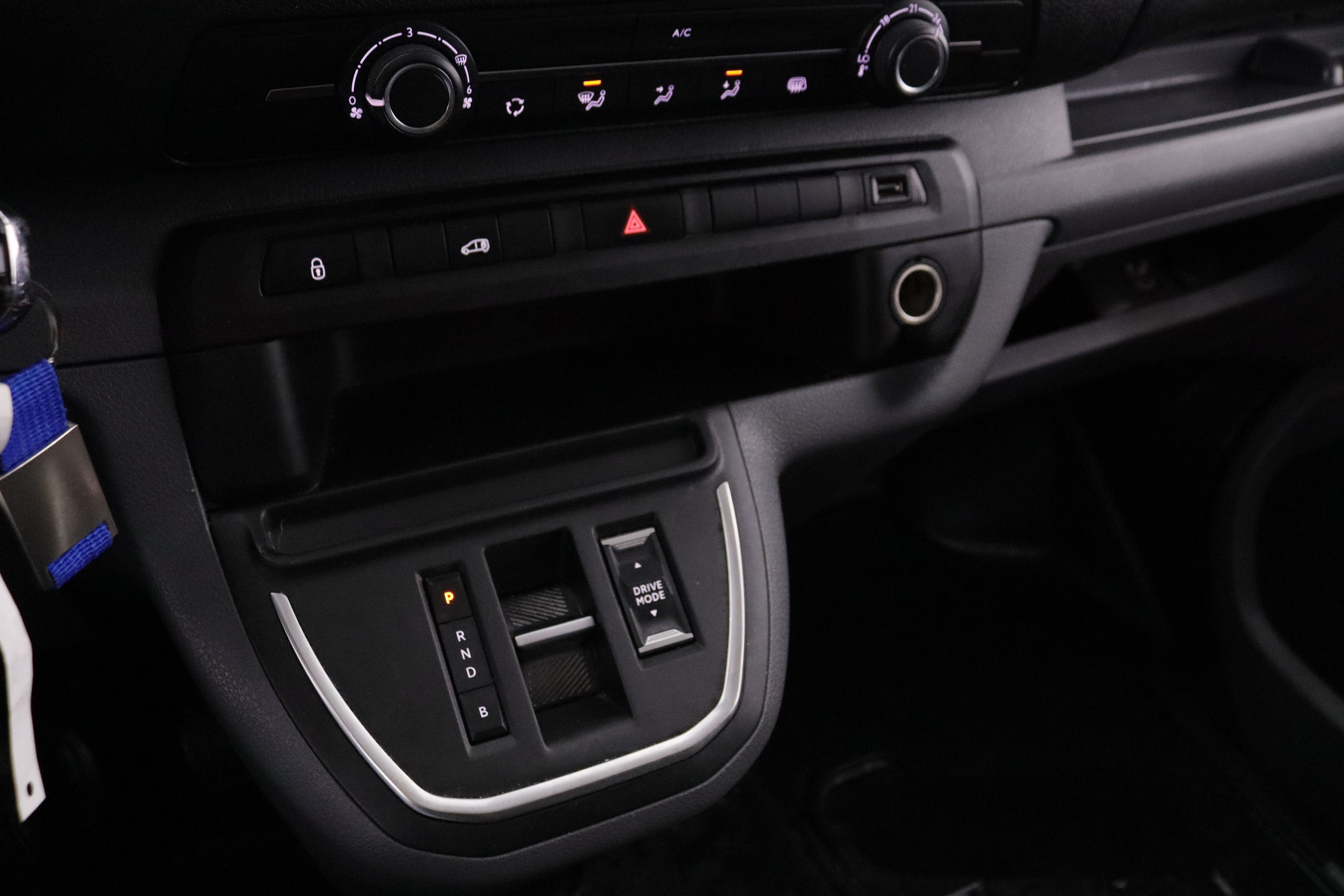 Peugeot E-Expert E-EXPERT LARGA ELECTRICA 75KWH AUTO 136CV 4P # IVA DEDUCIBLE foto 20