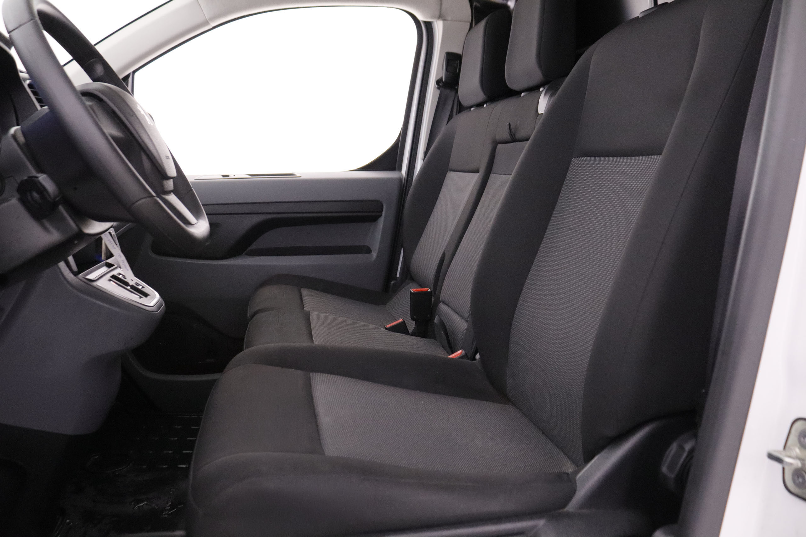 Peugeot E-Expert E-EXPERT LARGA ELECTRICA 75KWH AUTO 136CV 4P # IVA DEDUCIBLE foto 21