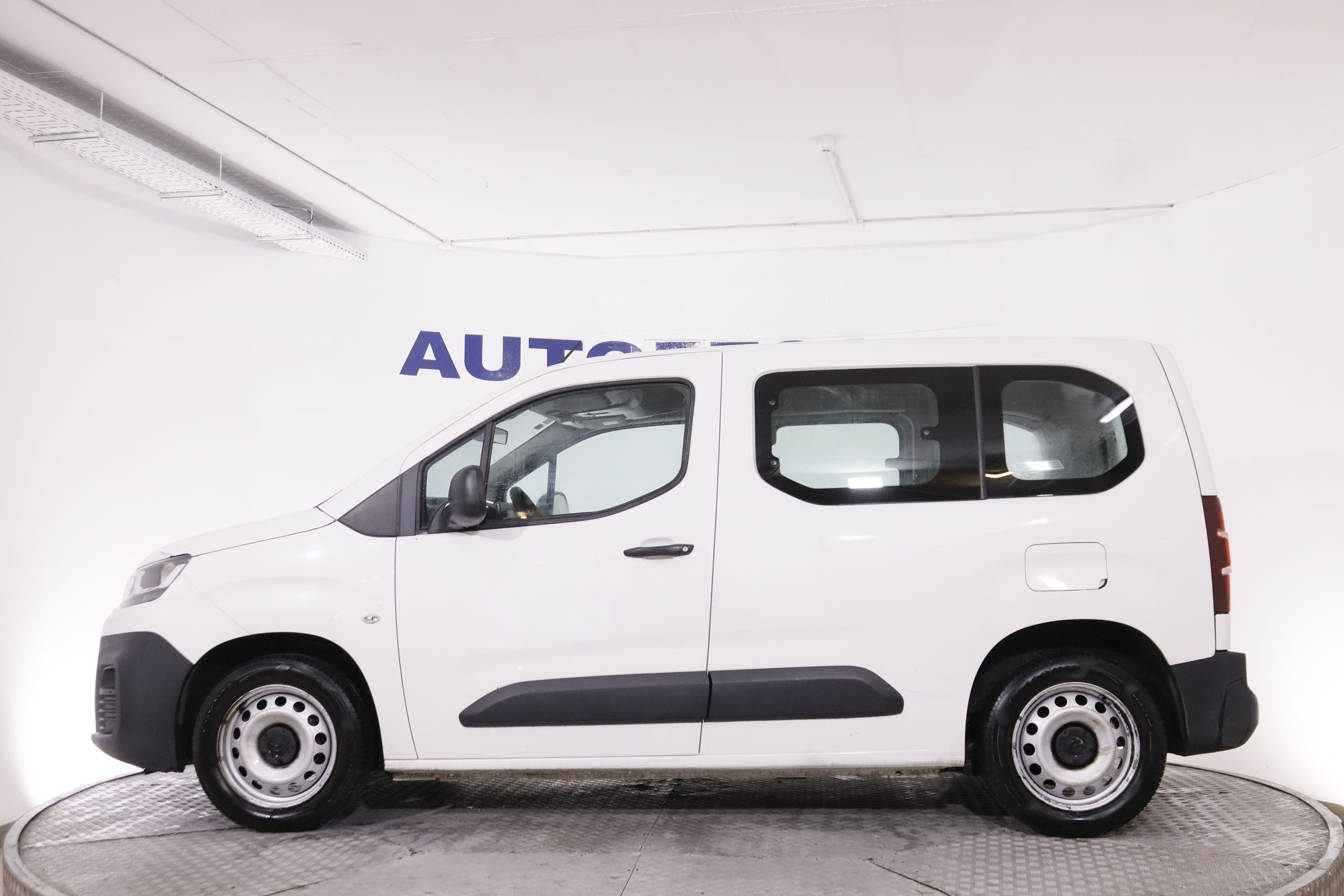Citroen Berlingo COMBI 1.5 BLUEHDI TALLA M LIVE 100CV 5P # IVA DEDUCIBLE foto 9