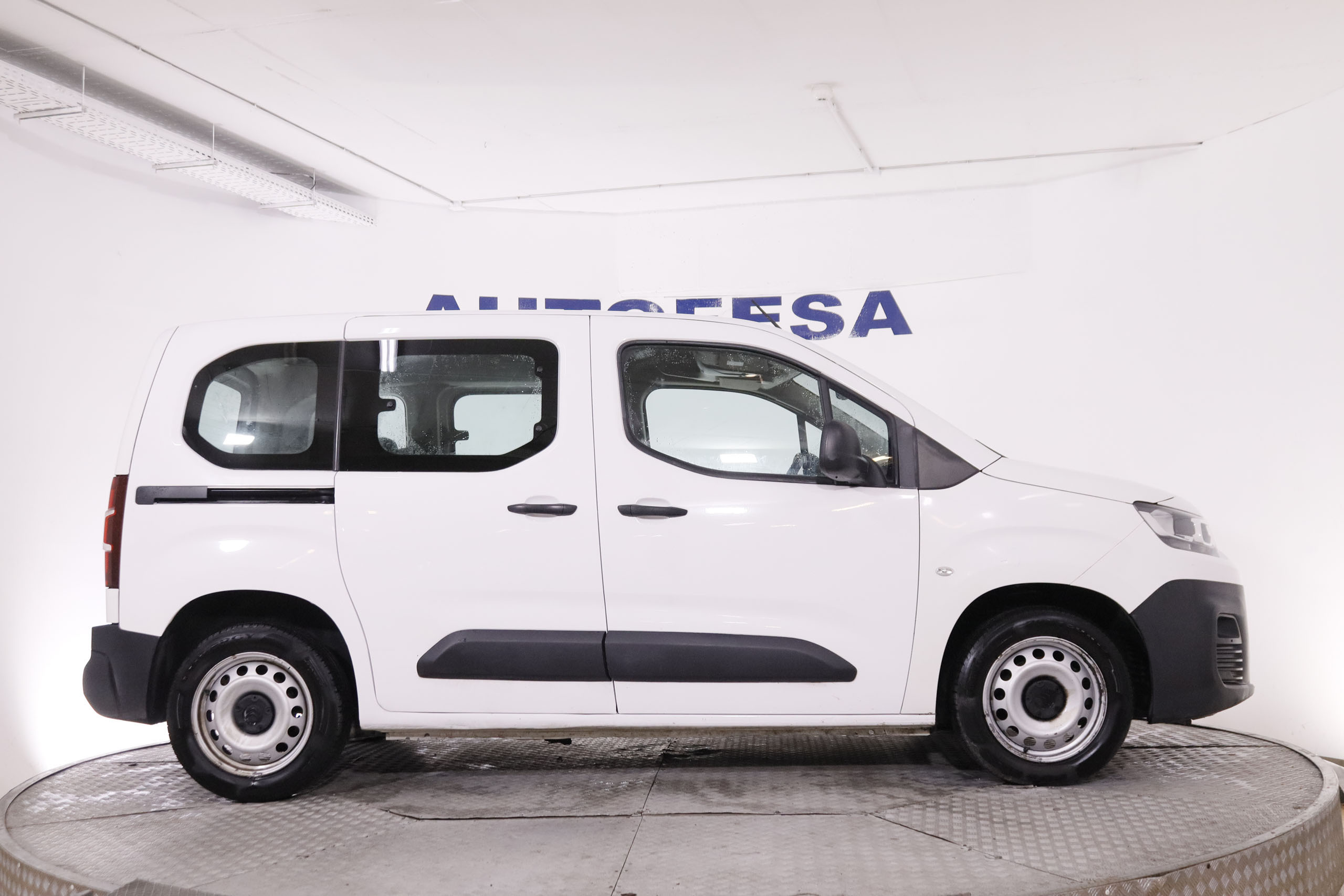 Citroen Berlingo COMBI 1.5 BLUEHDI TALLA M LIVE 100CV 5P # IVA DEDUCIBLE foto 13