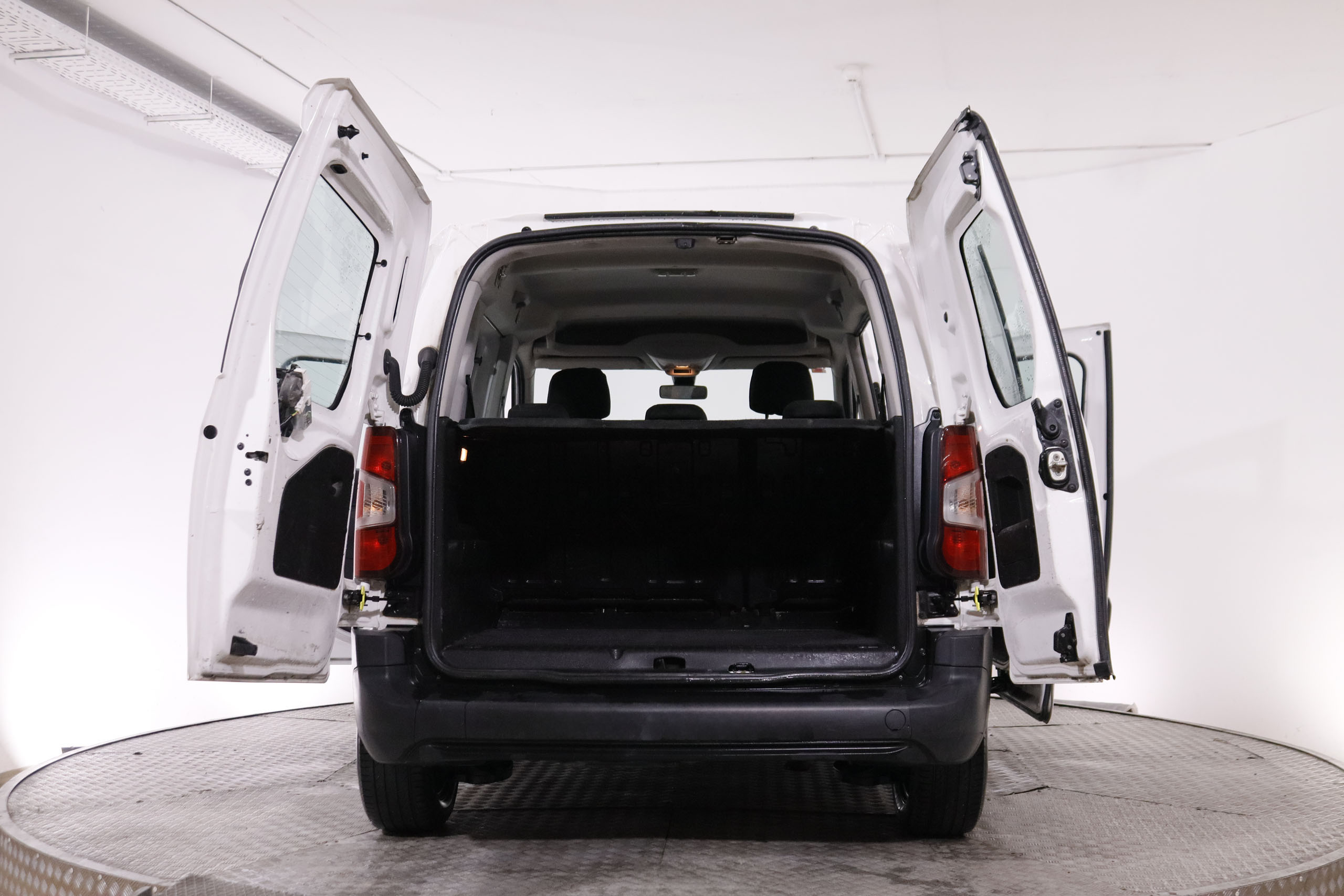 Citroen Berlingo COMBI 1.5 BLUEHDI TALLA M LIVE 100CV 5P # IVA DEDUCIBLE foto 11