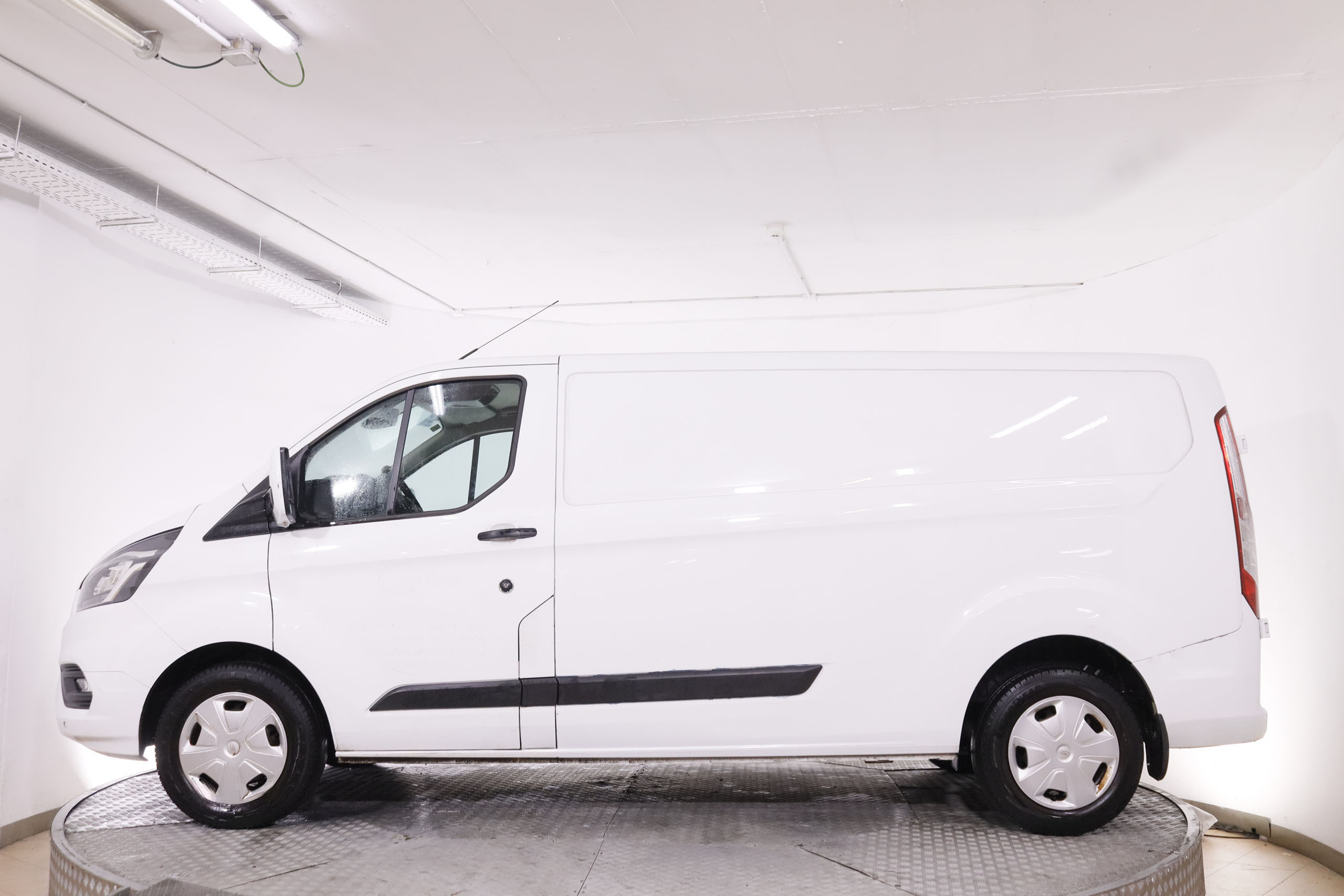 Ford Transit  Custom 2.0 D MHEV ECO BLUE HYBRID 320 L2 TREND 130CV 4P # IVA DEDUCIBLE, PARKTRONIC foto 13