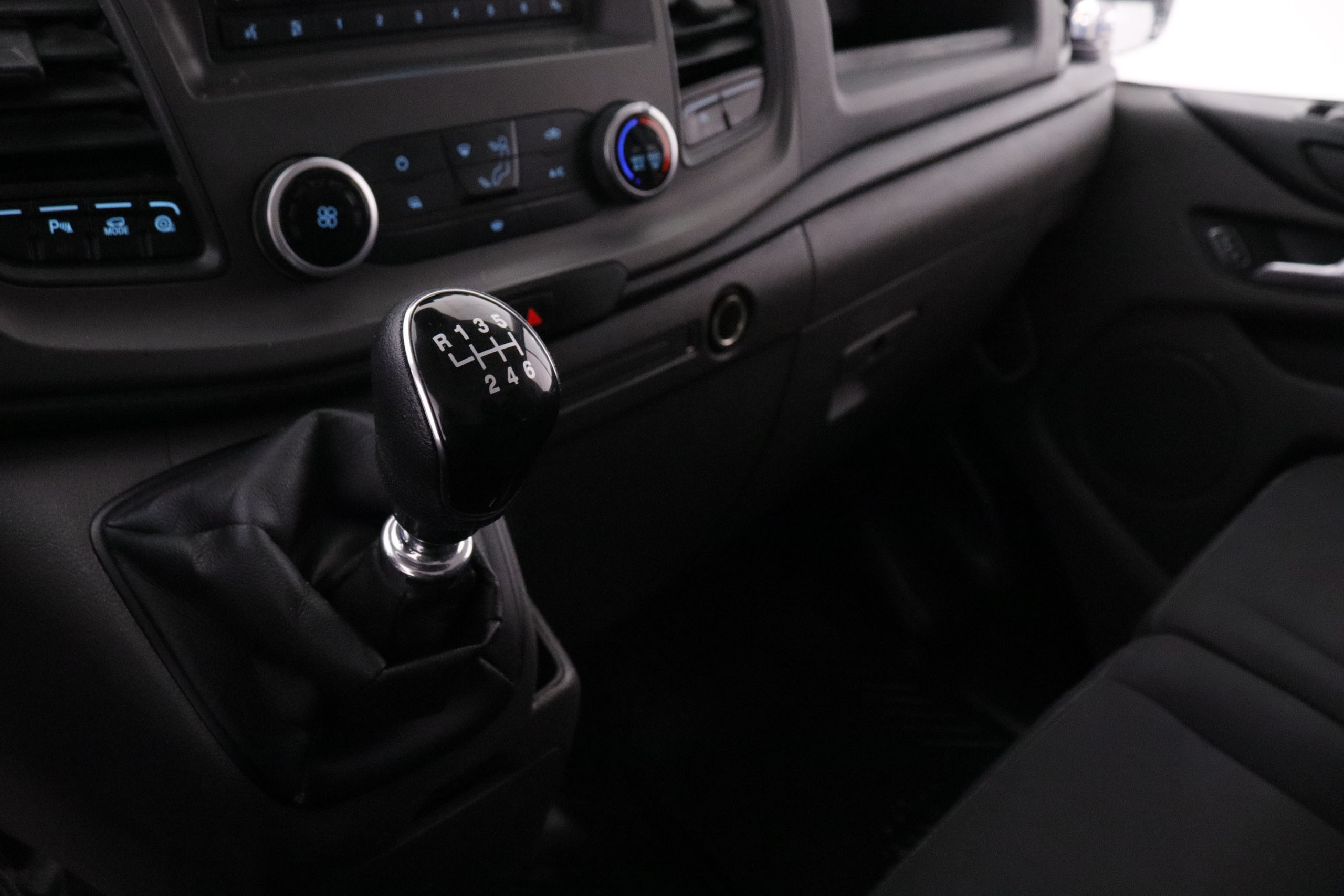 Ford Transit  Custom 2.0 D MHEV ECO BLUE HYBRID 320 L2 TREND 130CV 4P # IVA DEDUCIBLE, PARKTRONIC foto 19