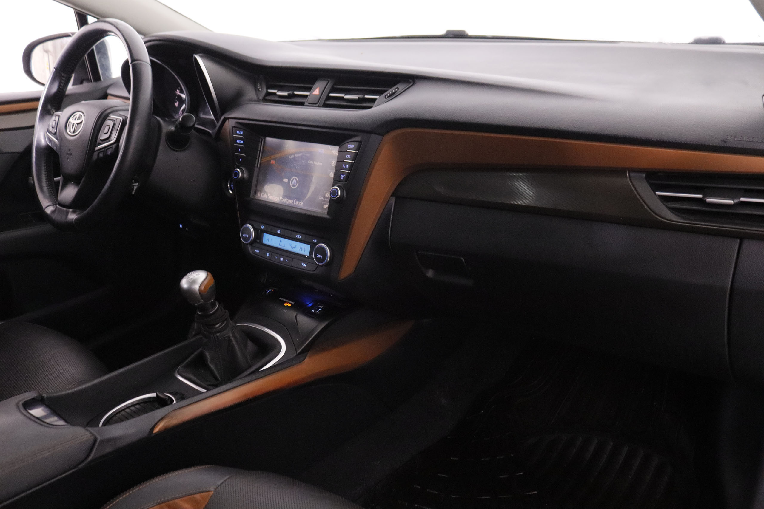 Toyota Avensis 2.0 D TOURING SPORTS SW EXECUTIVE 143CV 5P # TECHO PANORAMICO, NAVY foto 15