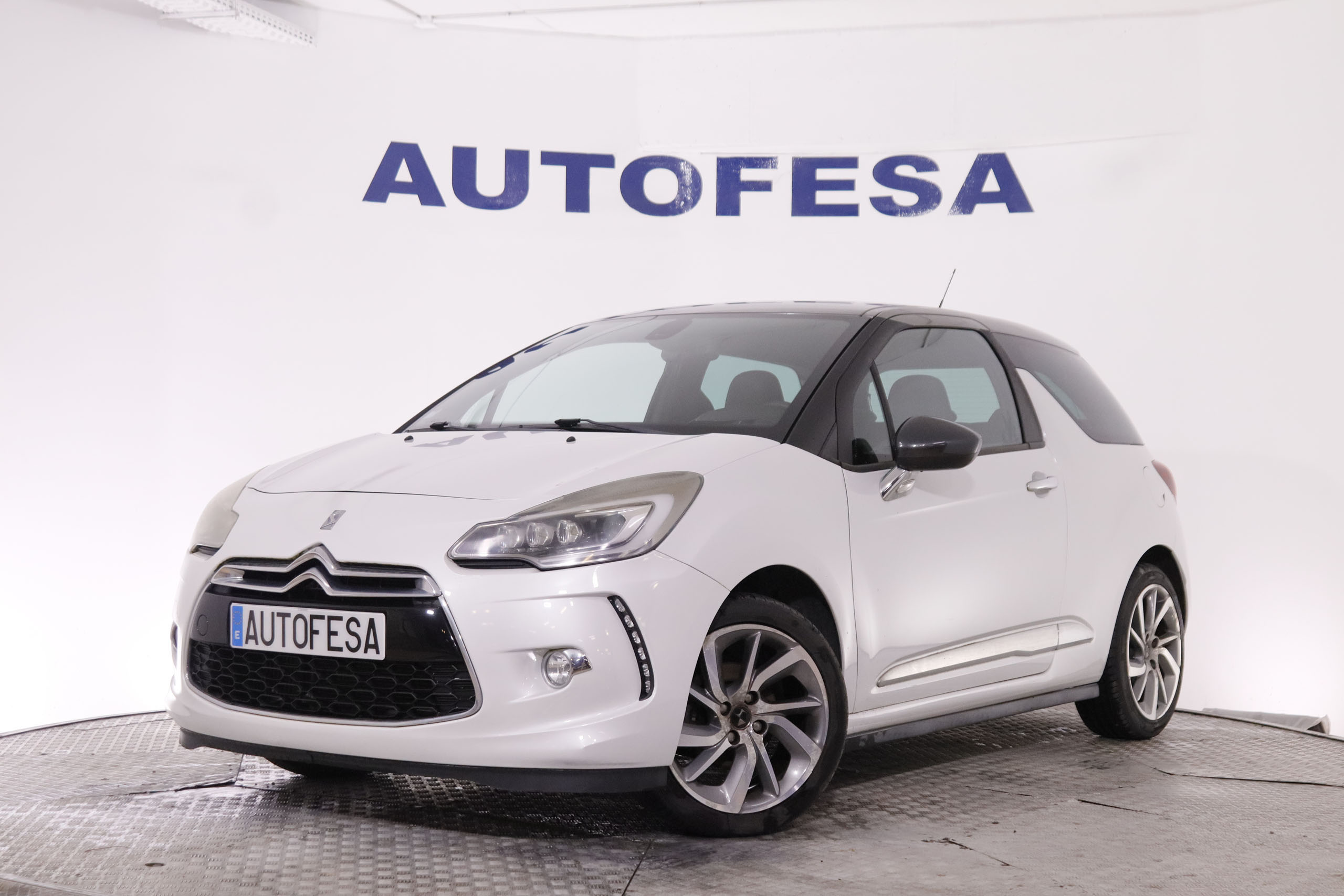 DS DS 3 1.2 PURETECH SO CHIC 110CV 3P # NAVY, PARKTRONIC foto 1