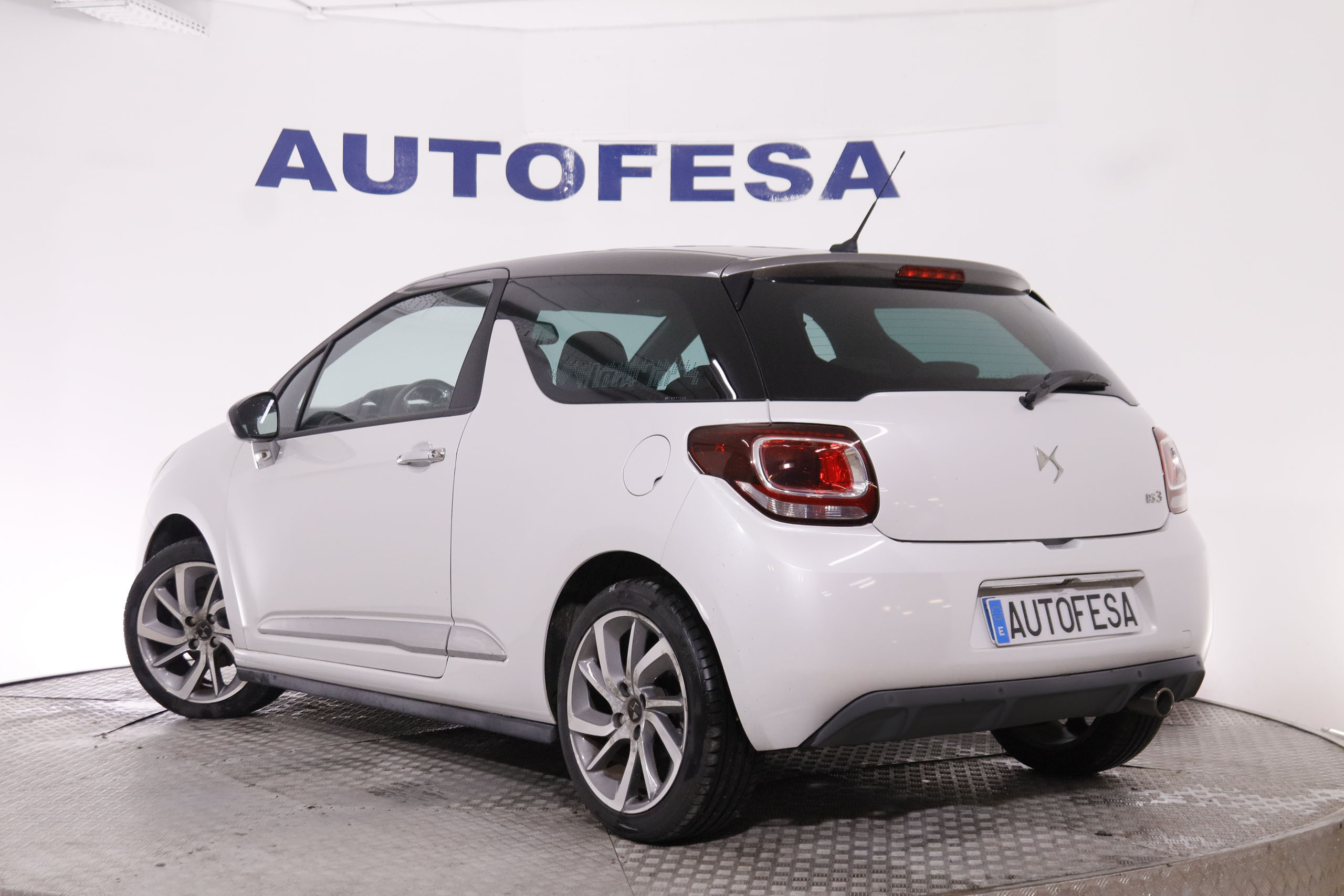 DS DS 3 1.2 PURETECH SO CHIC 110CV 3P # NAVY, PARKTRONIC foto 5