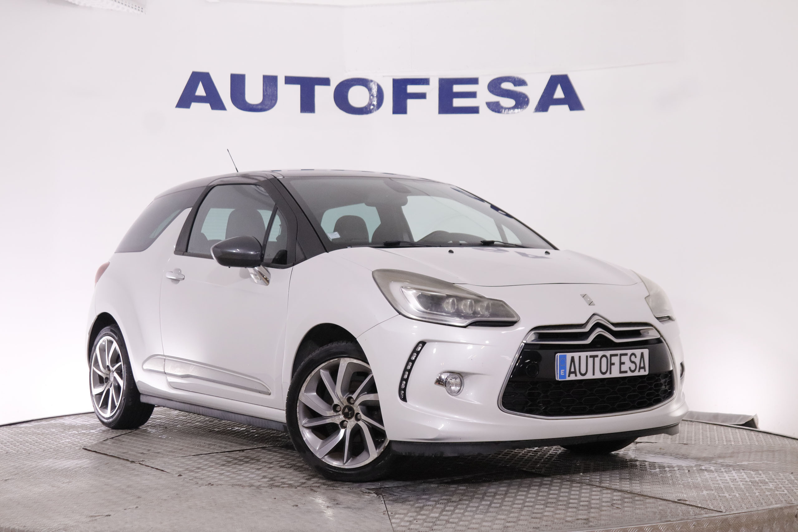 DS DS 3 1.2 PURETECH SO CHIC 110CV 3P # NAVY, PARKTRONIC foto 3