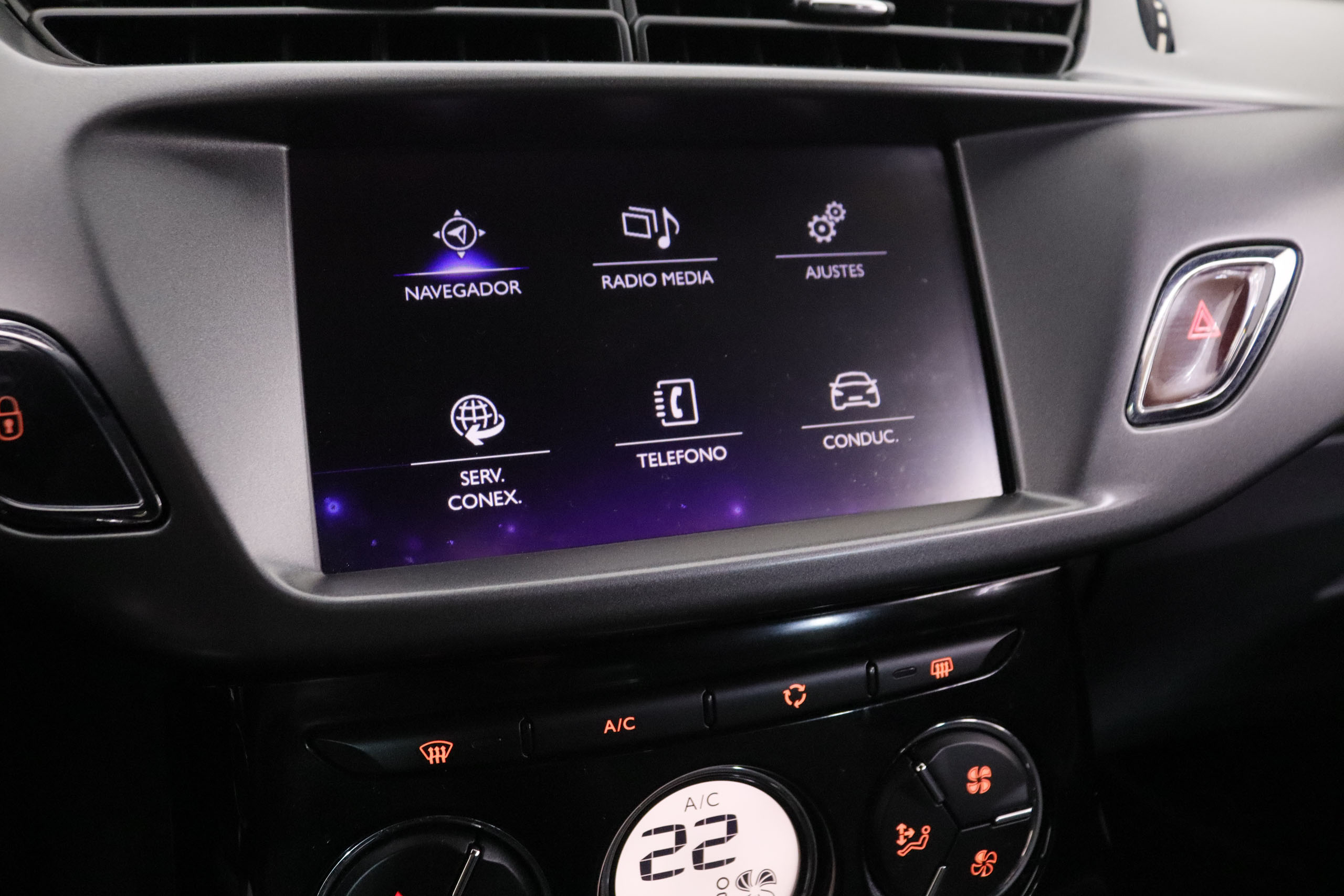 DS DS 3 1.2 PURETECH SO CHIC 110CV 3P # NAVY, PARKTRONIC foto 20