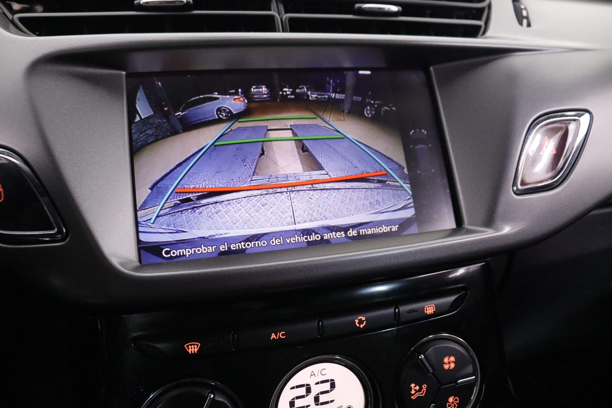 DS DS 3 1.2 PURETECH SO CHIC 110CV 3P # NAVY, PARKTRONIC foto 21