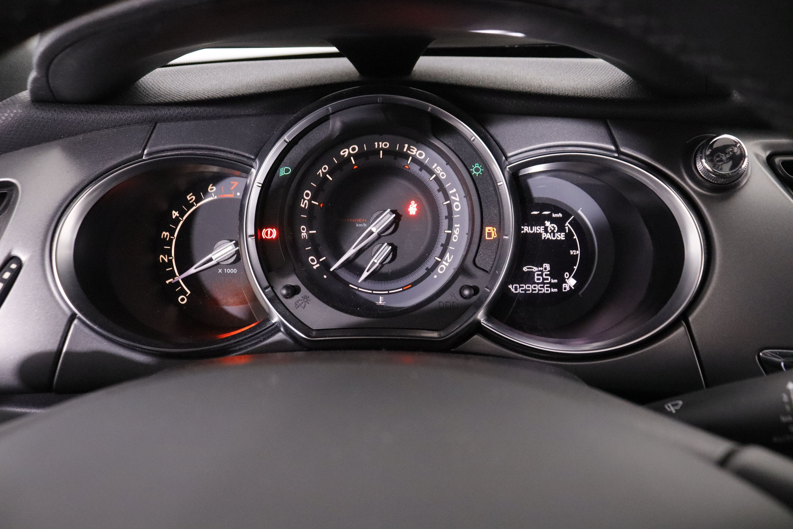 DS DS 3 1.2 PURETECH SO CHIC 110CV 3P # NAVY, PARKTRONIC foto 17