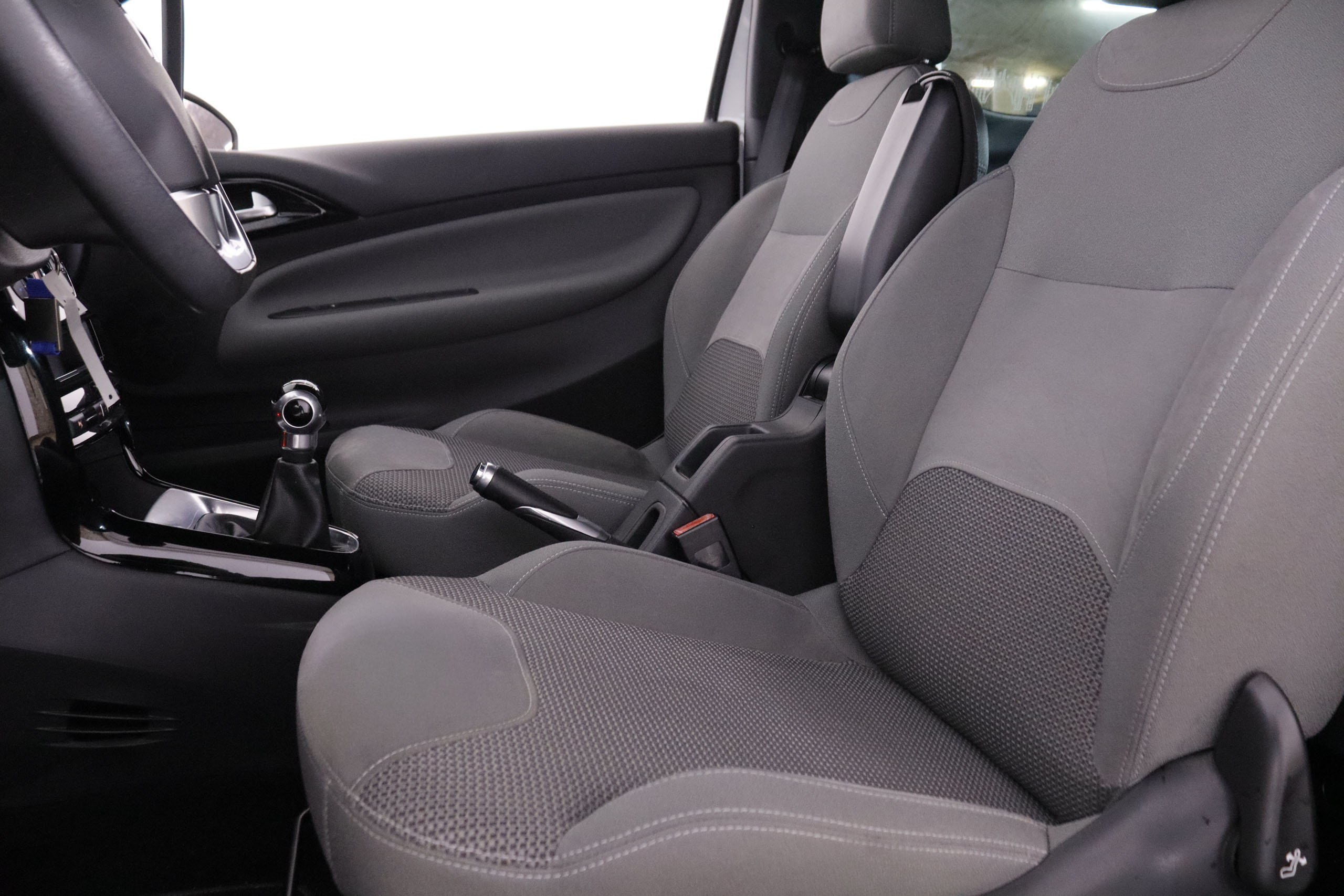 DS DS 3 1.2 PURETECH SO CHIC 110CV 3P # NAVY, PARKTRONIC foto 23