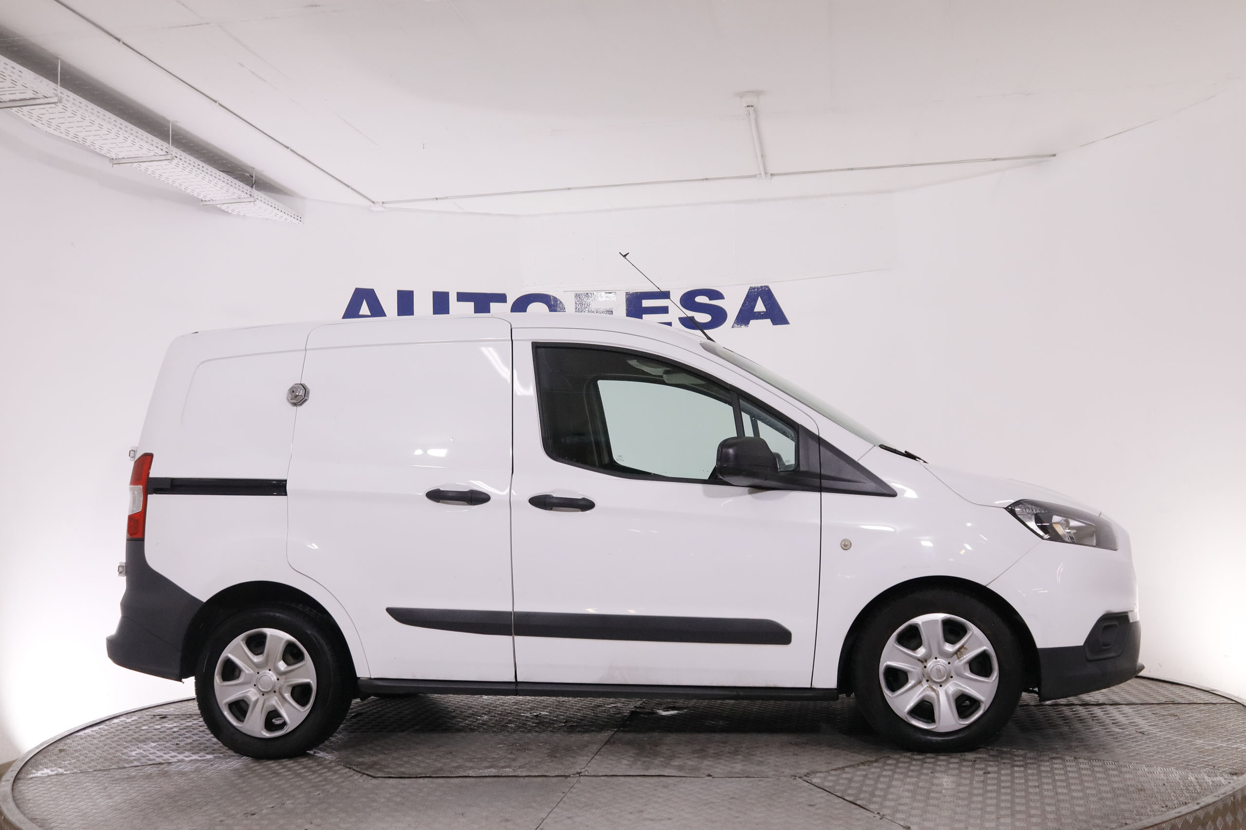 Ford Transit Courier FURGO 1.5 TDCI TREND 75CV 3P # IVA DEDUCIBLE foto 10