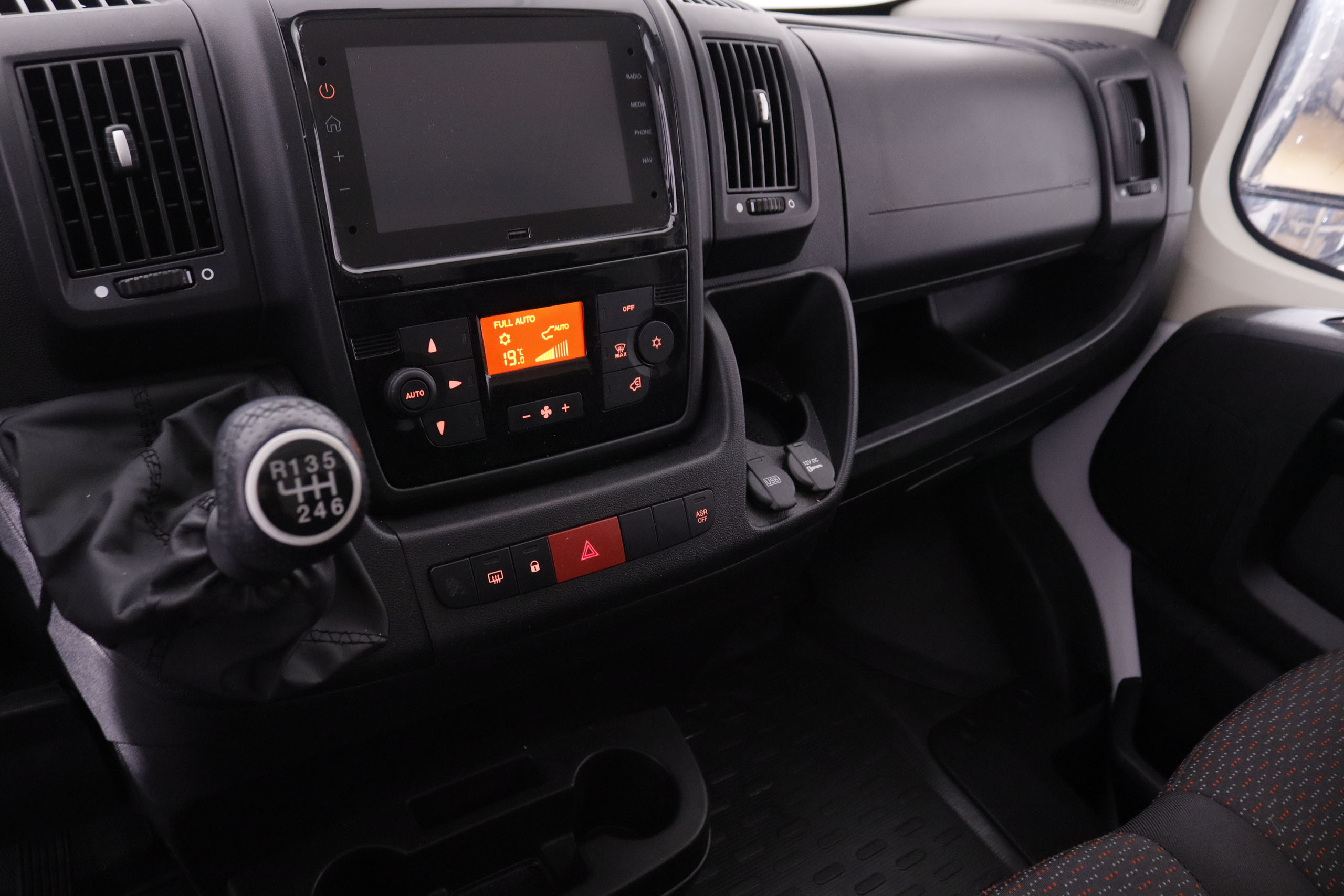 Opel Movano 2.2 HDI L1H1 FURGO 140CV 3P VENTA SOLO PROFESIONALES # IVA DEDUCIBLE, PARKTRONIC foto 20