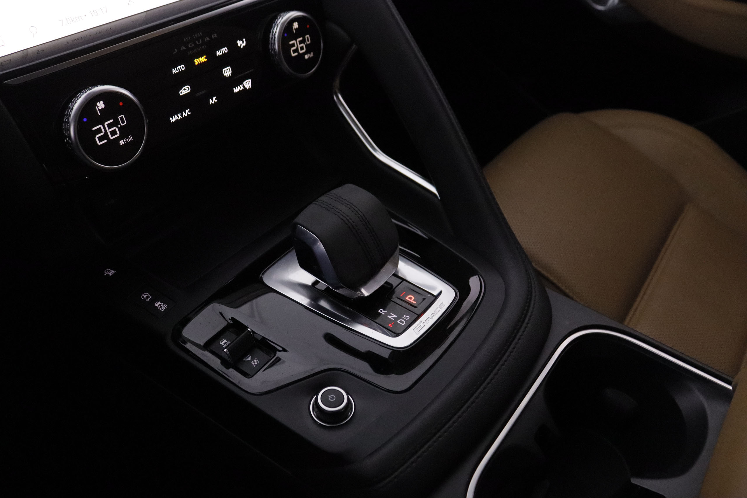 Jaguar E-pace 2.0D MHEV S AUTO 4WD 163CV 5P # IVA DEDUCIBLE, CUERO, NAVY foto 24