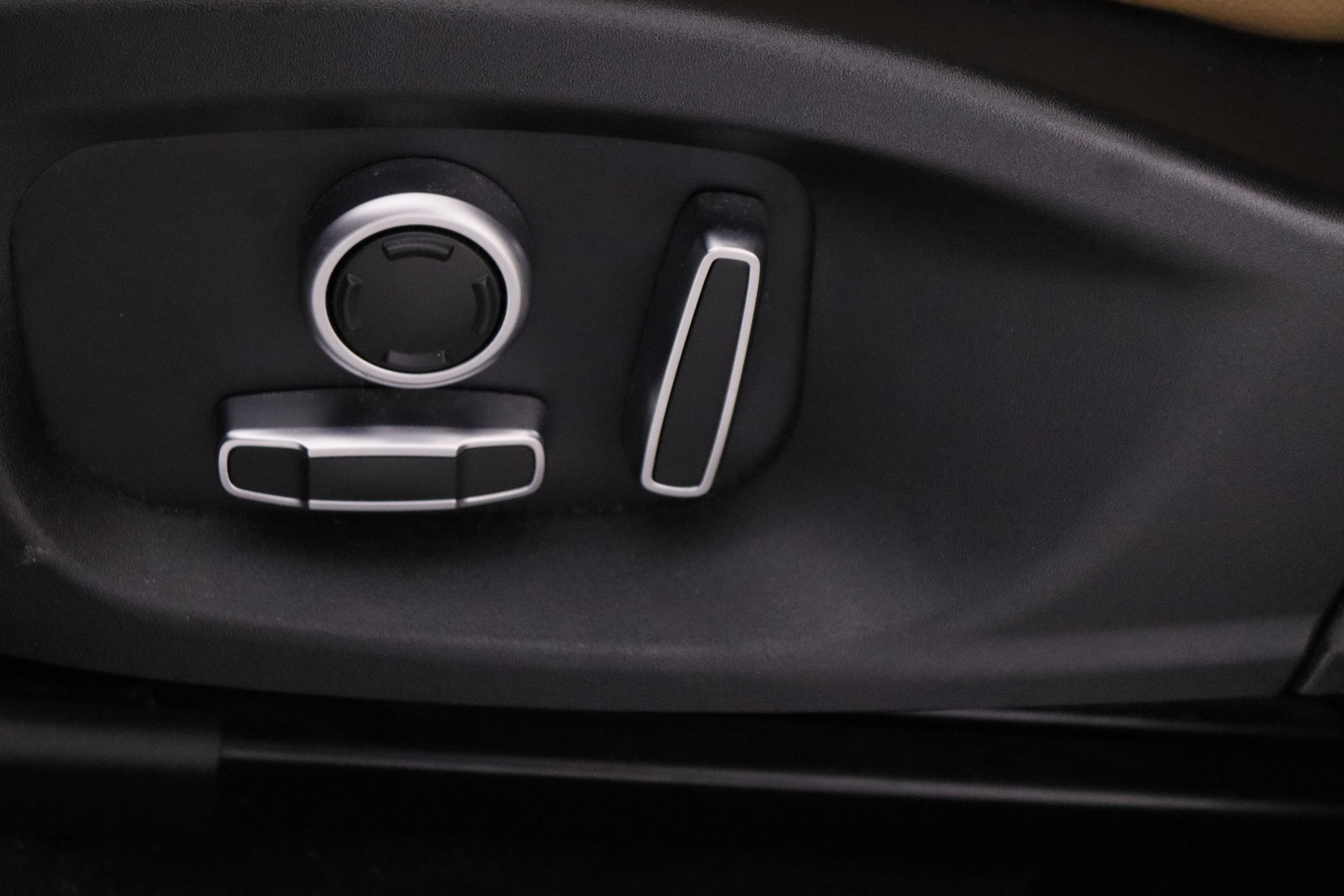 Jaguar E-pace 2.0D MHEV S AUTO 4WD 163CV 5P # IVA DEDUCIBLE, CUERO, NAVY foto 26