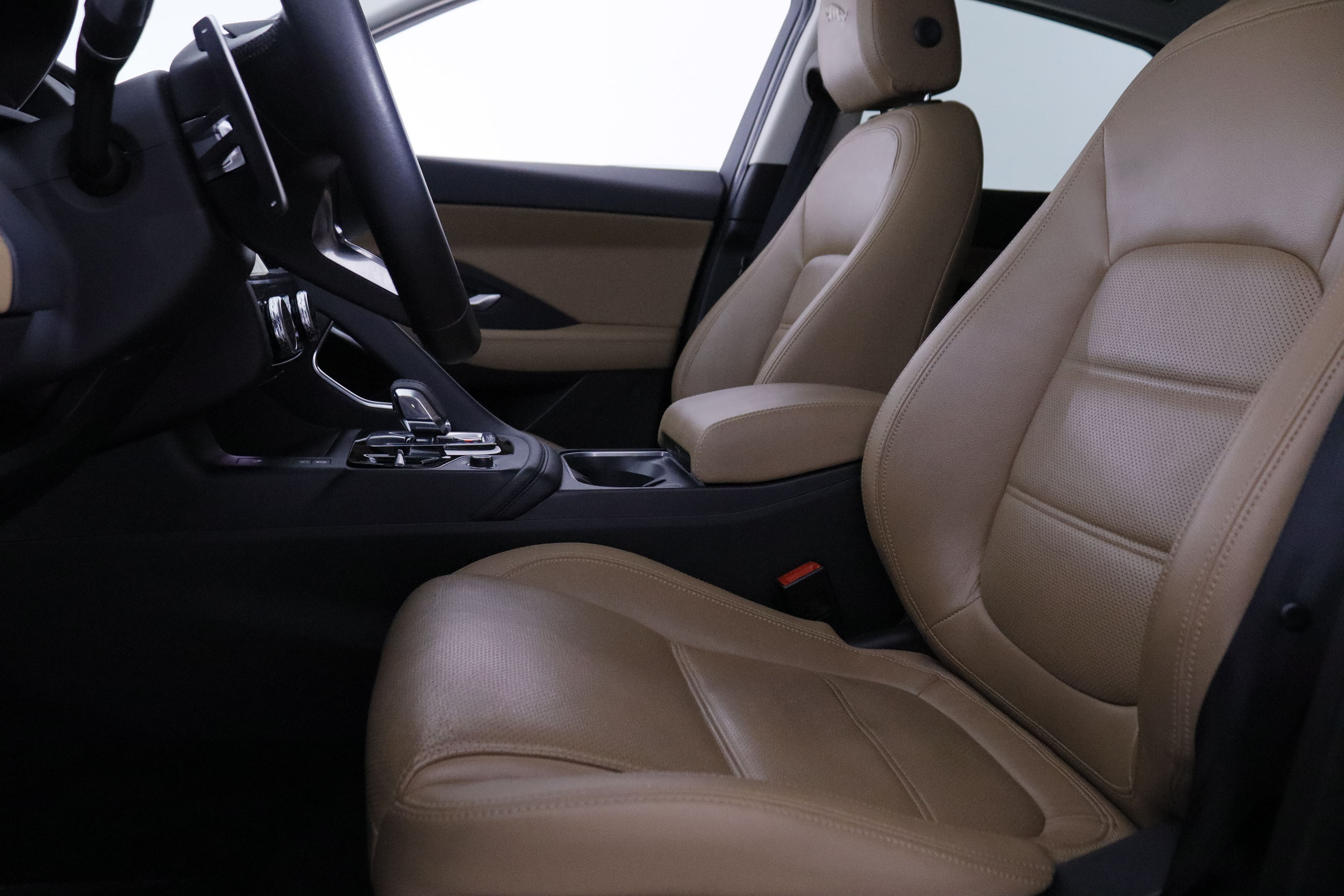 Jaguar E-pace 2.0D MHEV S AUTO 4WD 163CV 5P # IVA DEDUCIBLE, CUERO, NAVY foto 25