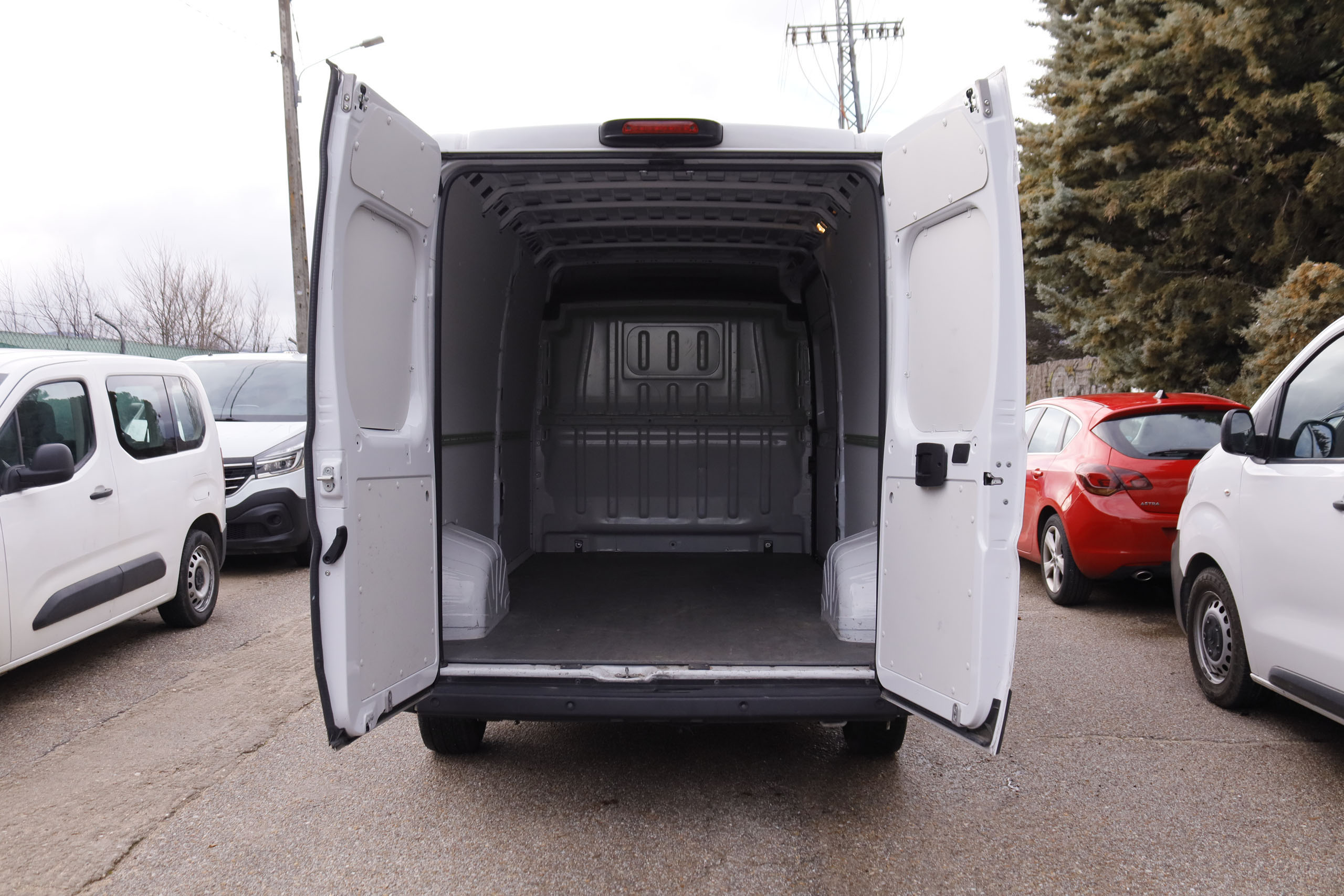 Opel Movano 2.2 HDI L3H2 140CV 3P VENTA SOLO PROFESIONALES # IVA DEDUCIBLE, PARKTRONIC foto 11