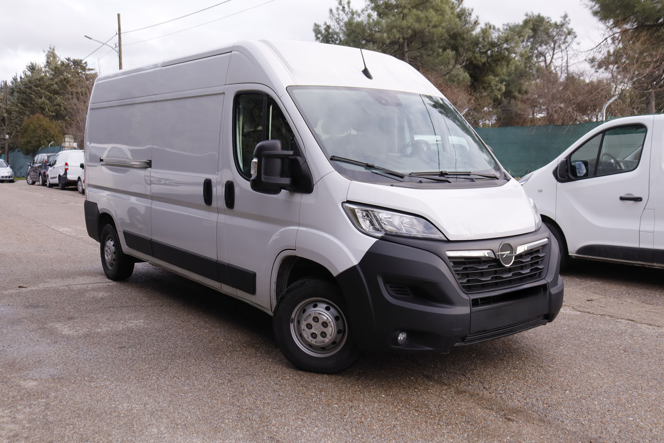 Opel Movano 2.2 HDI L3H2 140CV 3P VENTA SOLO PROFESIONALES # IVA DEDUCIBLE, PARKTRONIC foto 3