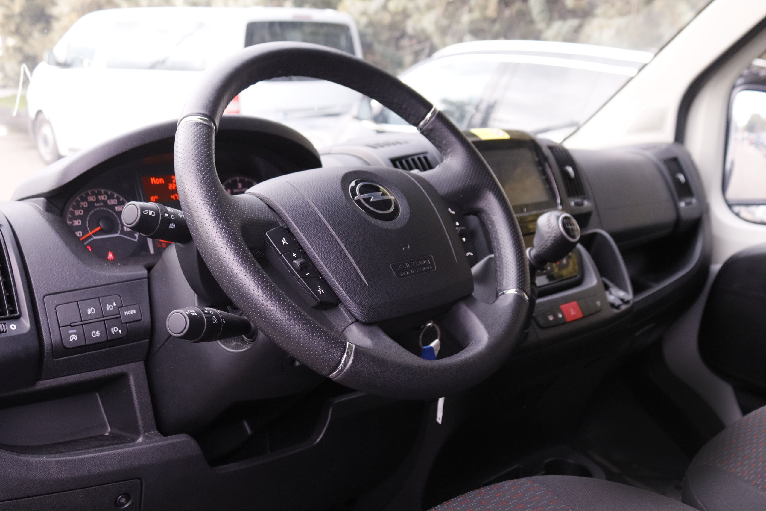 Opel Movano 2.2 HDI L3H2 140CV 3P VENTA SOLO PROFESIONALES # IVA DEDUCIBLE, PARKTRONIC foto 13