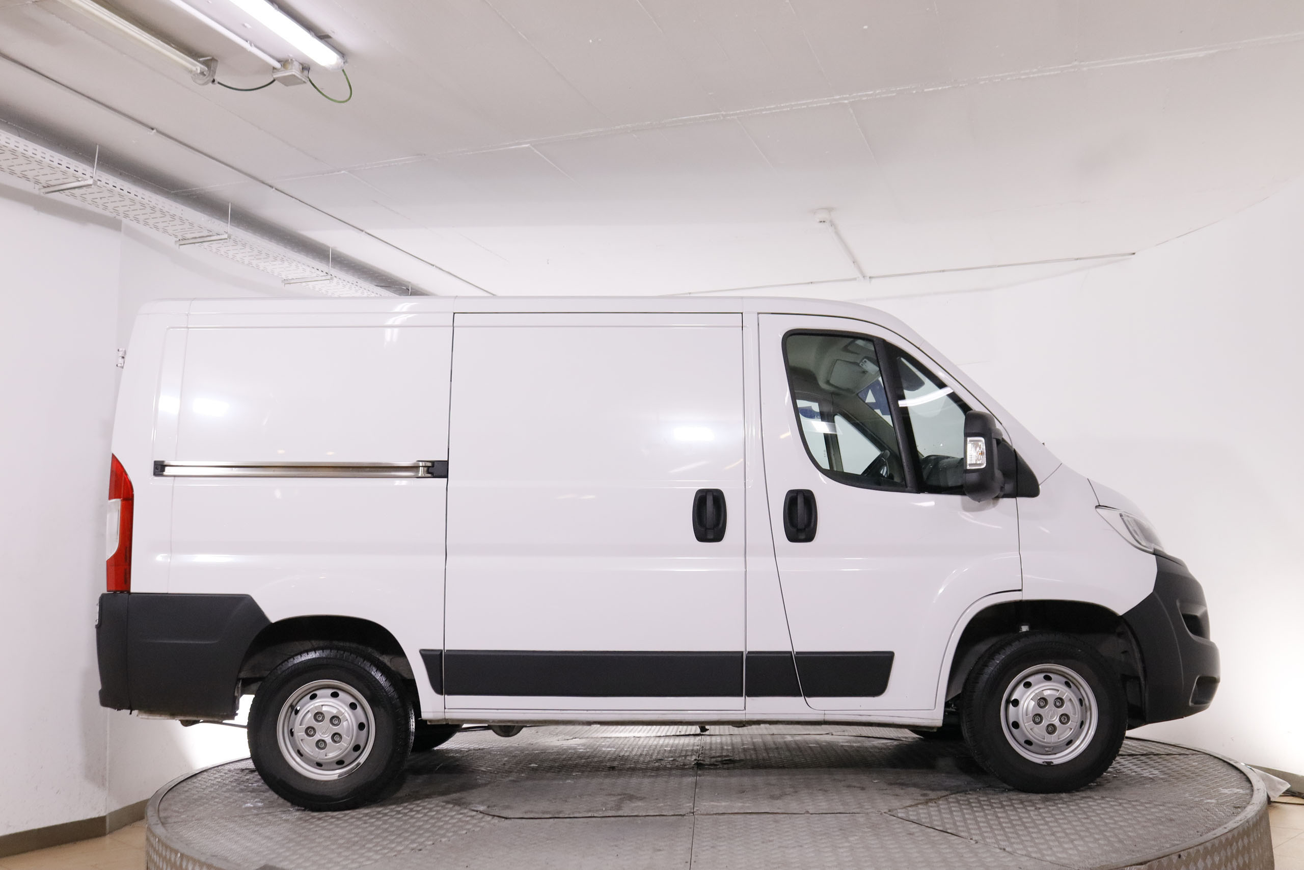 Opel MOVANO FURGO 2.2 BLUEHDI L1H1 140CV 3P VENTA SOLO PROFESIONALES # GARANTIA FAB 04/2026,IVA DEDUCIBLE, NAVY,PARKTRONIC FURGO 2.2 BLUEHDI L1H1 140CV 3P VENTA SOLO PROFESIONALES # GARANTIA FAB 04/2027,IVA DEDUCIBLE, NAVY,PARKTRONIC foto 13