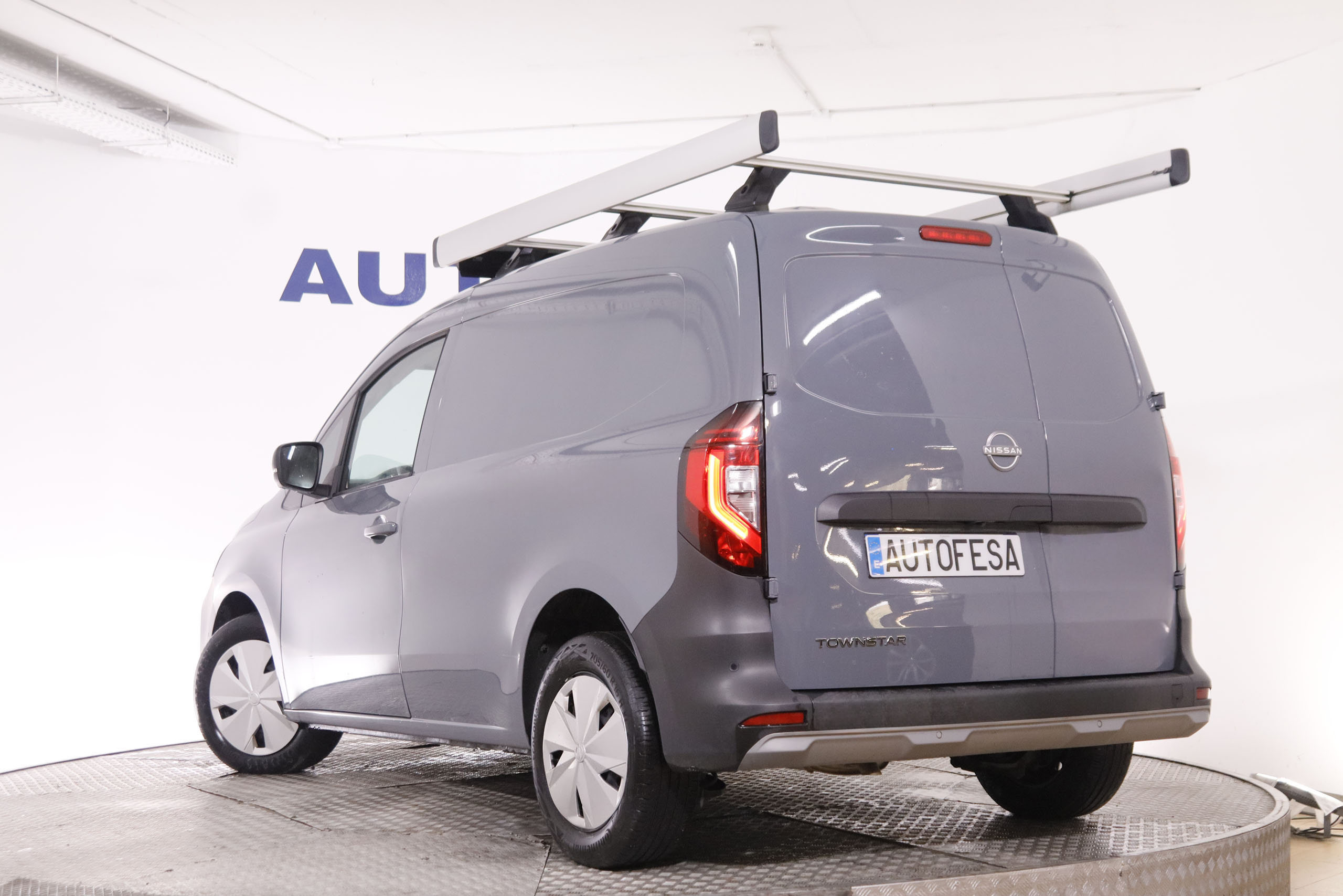 Nissan TOWNSTAR 1.3 TCE L1 TEKNA 130CV 4P # IVA DEDUCIBLE, CUERO, NAVY, PARKTRONIC foto 5